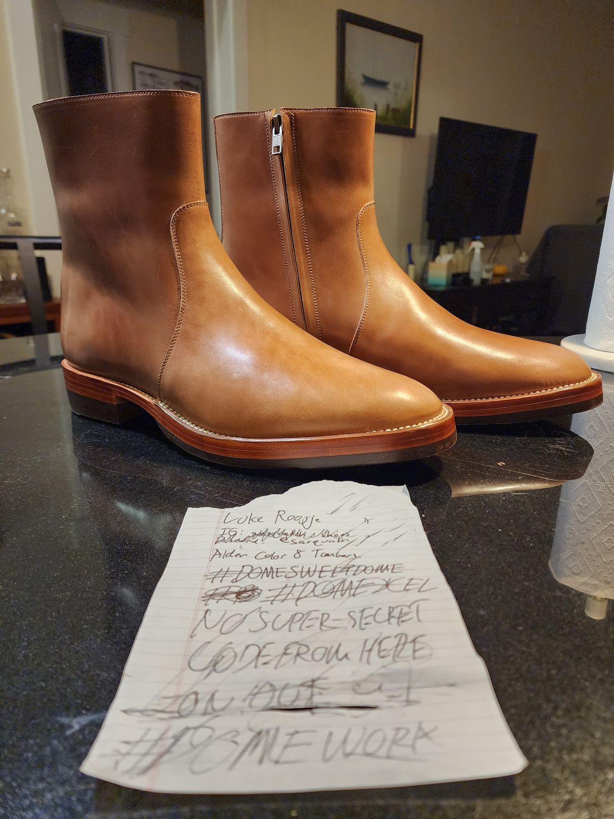 Photo by sasquatch on October 2, 2022 of the Benzein The Stride Side Zip Boots in Maryam Toscanello Horsebutt.