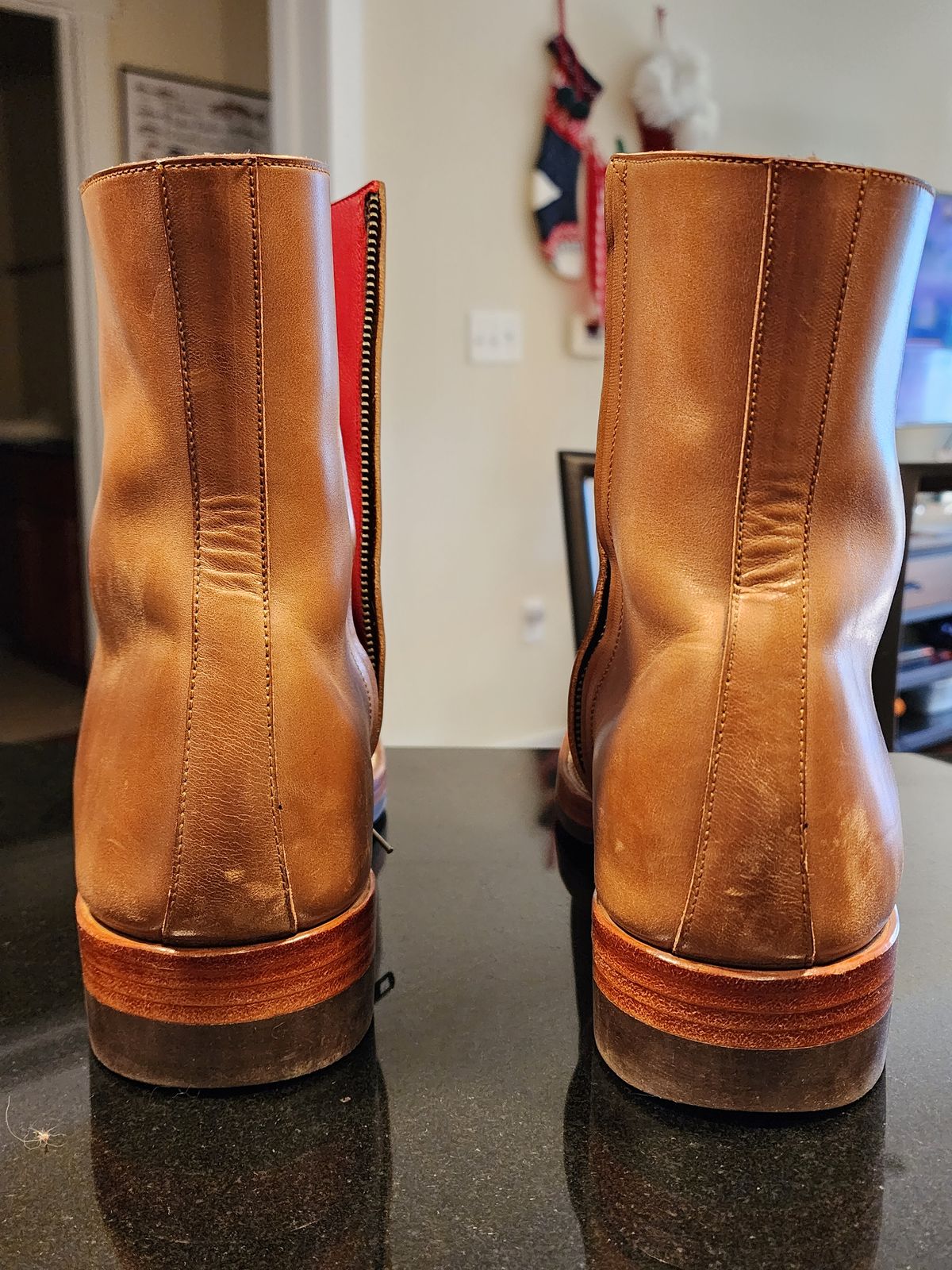 Photo by sasquatch on December 2, 2022 of the Benzein The Stride Side Zip Boots in Maryam Toscanello Horsebutt.