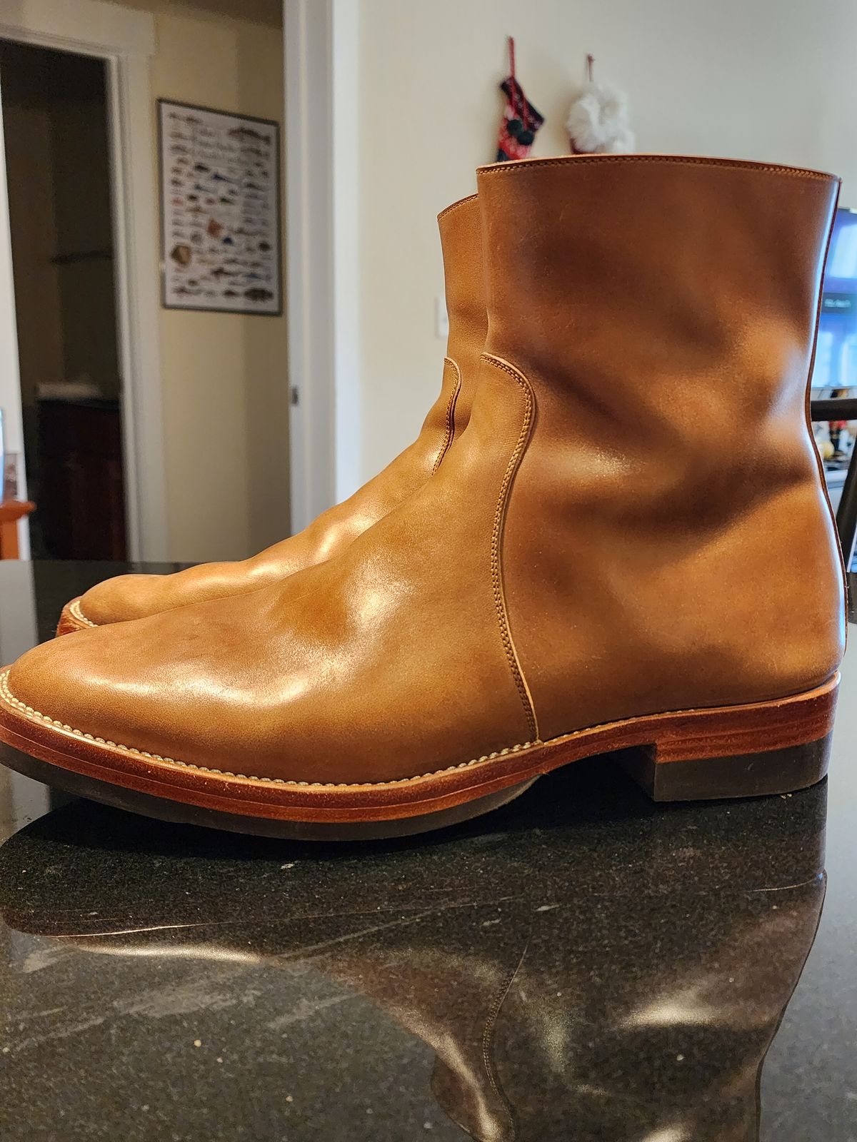 Photo by sasquatch on December 2, 2022 of the Benzein The Stride Side Zip Boots in Maryam Toscanello Horsebutt.