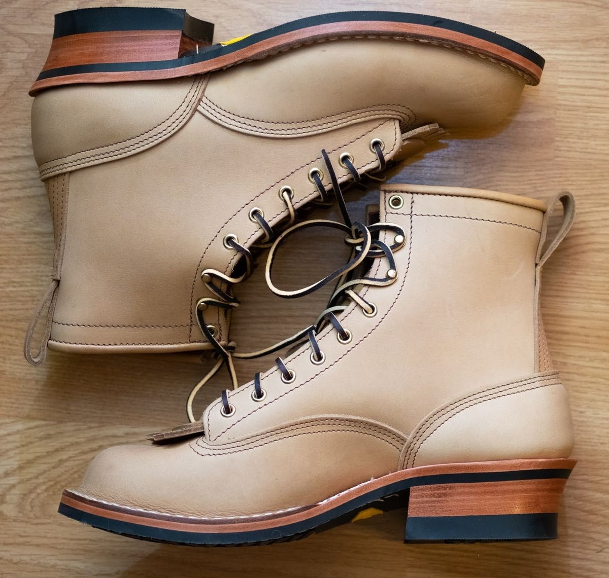 Photo by Homer346 on October 1, 2022 of the Nicks Lace To Toe in Seidel 1964 Tan.