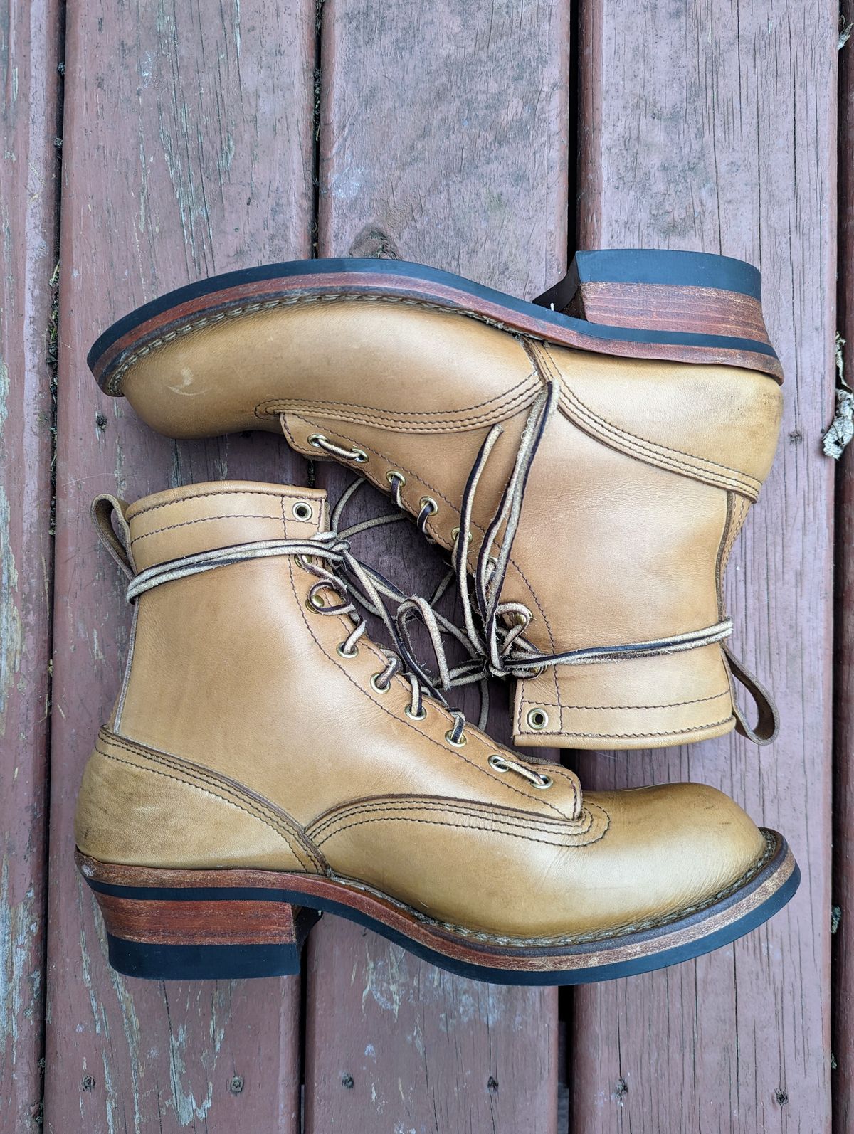 Photo by Homer346 on December 2, 2022 of the Nicks Lace To Toe in Seidel 1964 Tan.