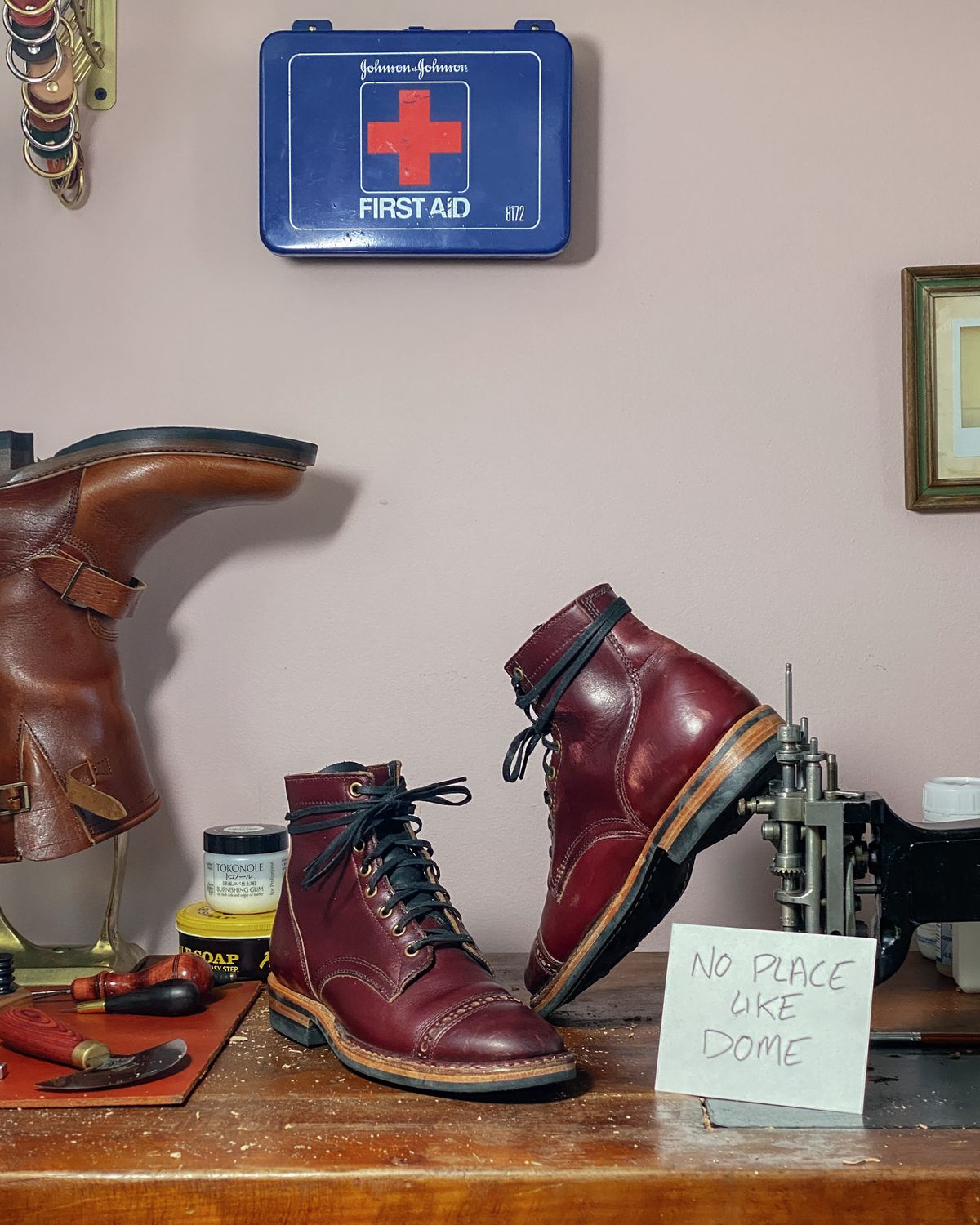 Photo by emilyfurr on November 2, 2022 of the White's MP-M1TC in Horween Color 8 Chromexcel.