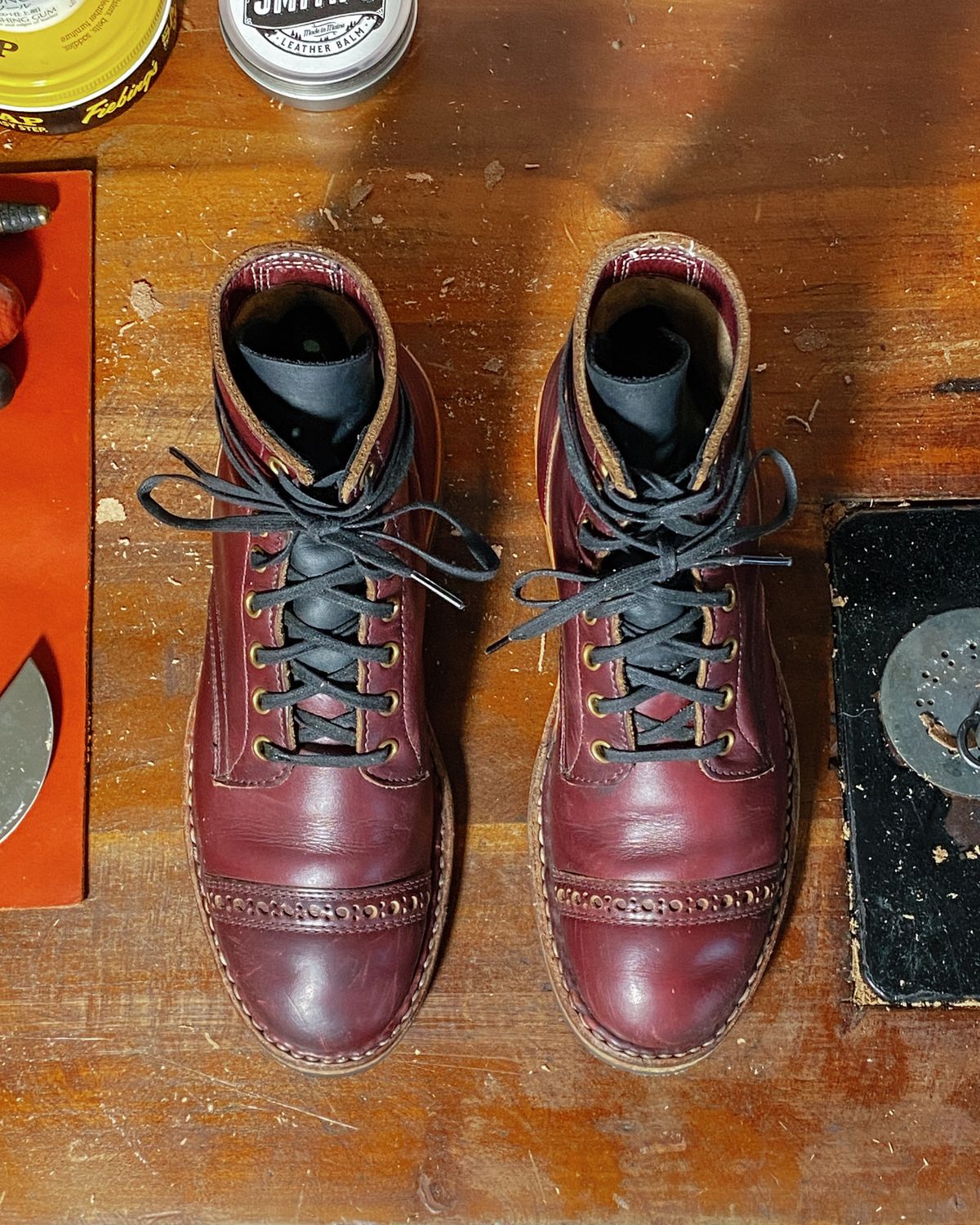 Photo by emilyfurr on November 2, 2022 of the White's MP-M1TC in Horween Color 8 Chromexcel.