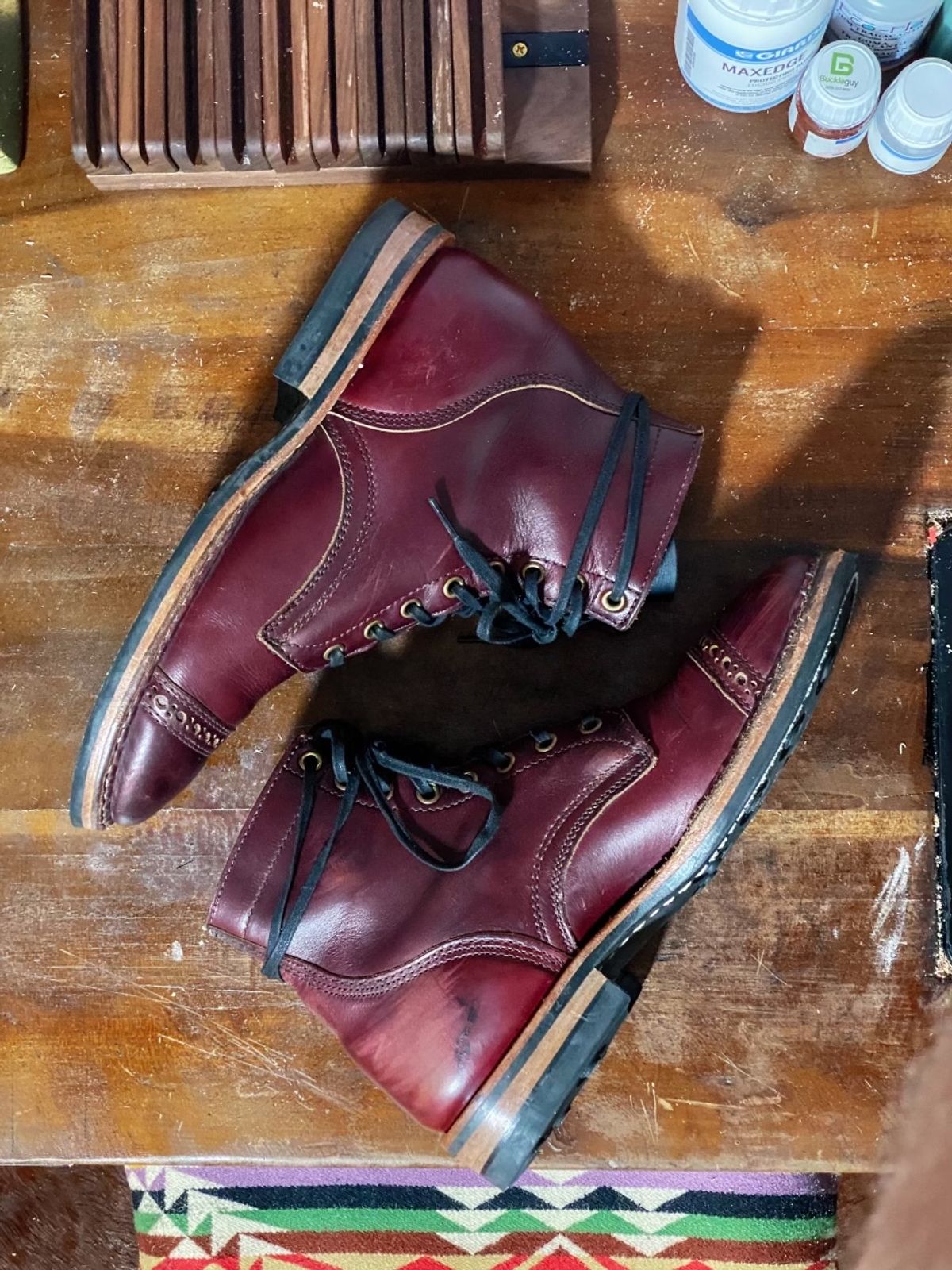 Photo by emilyfurr on December 6, 2022 of the White's MP-M1TC in Horween Color 8 Chromexcel.
