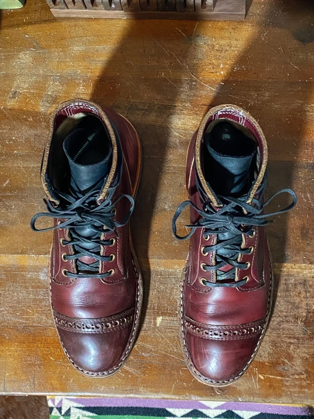 Photo by emilyfurr on December 6, 2022 of the White's MP-M1TC in Horween Color 8 Chromexcel.