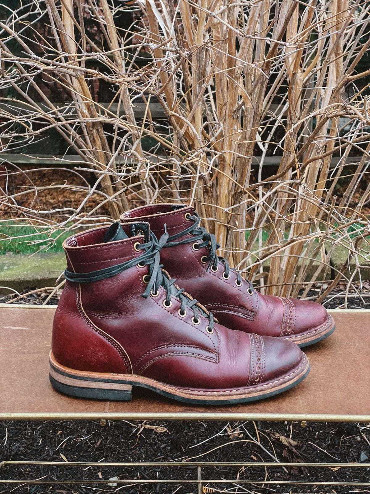 Photo by emilyfurr on January 3, 2023 of the White's MP-M1TC in Horween Color 8 Chromexcel.