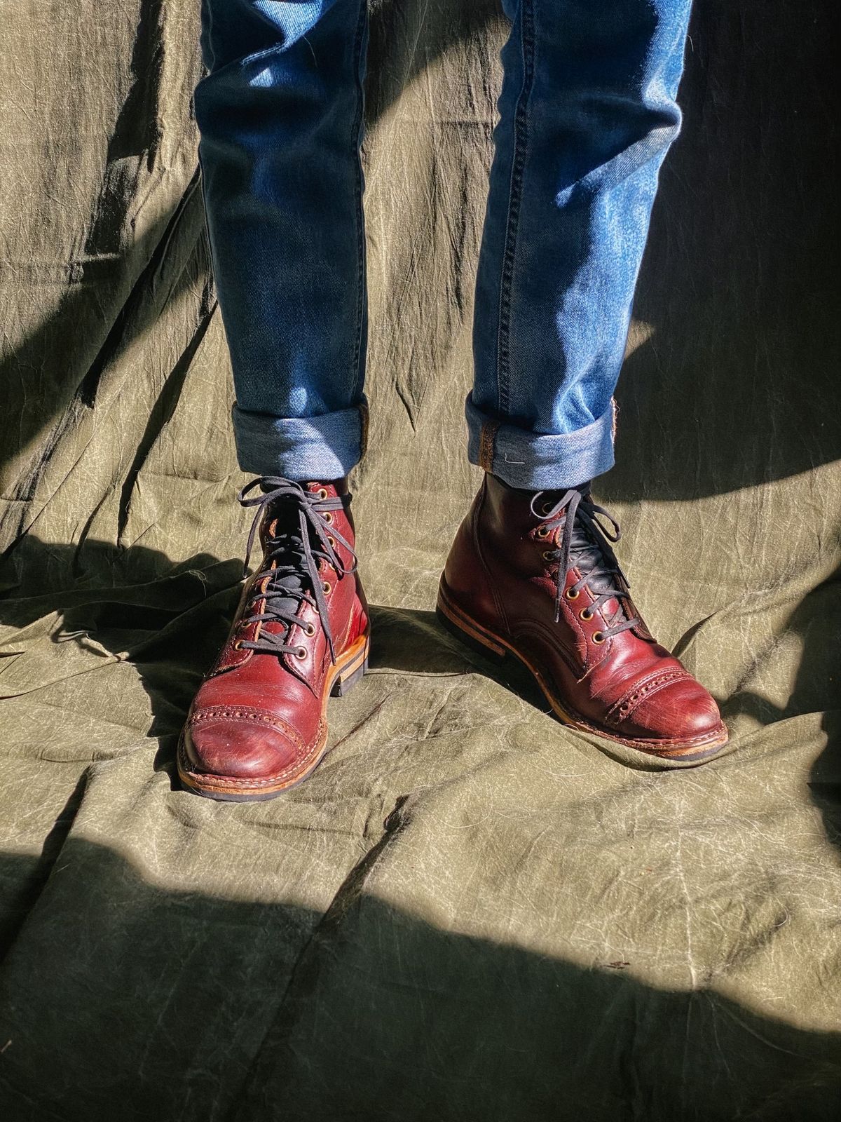 Photo by emilyfurr on February 5, 2023 of the White's MP-M1TC in Horween Color 8 Chromexcel.