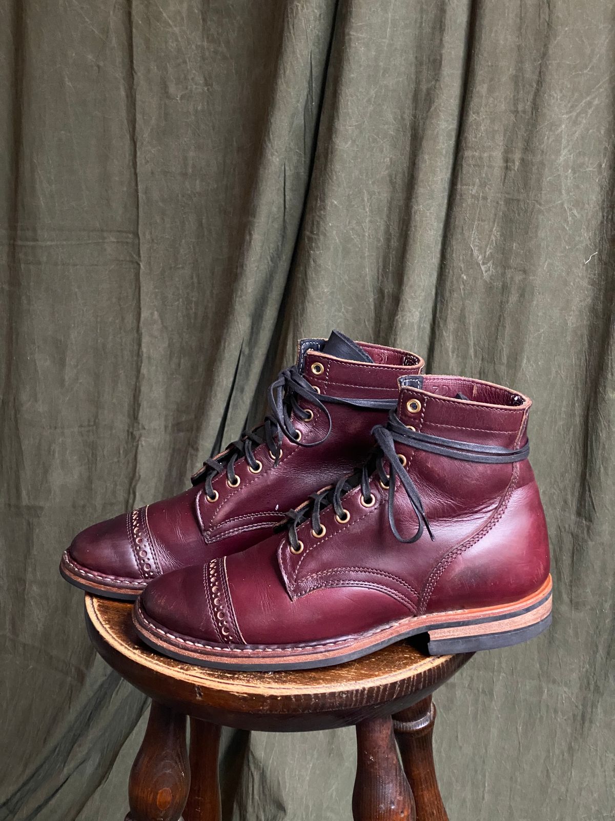 Photo by emilyfurr on February 5, 2023 of the White's MP-M1TC in Horween Color 8 Chromexcel.