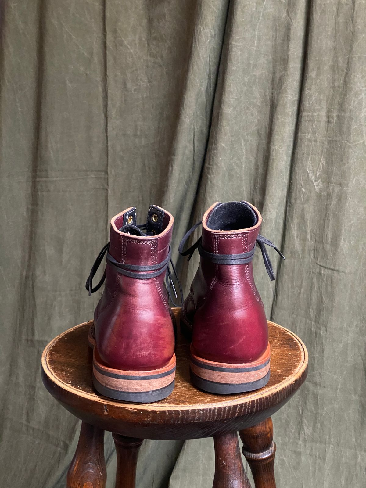 Photo by emilyfurr on February 5, 2023 of the White's MP-M1TC in Horween Color 8 Chromexcel.