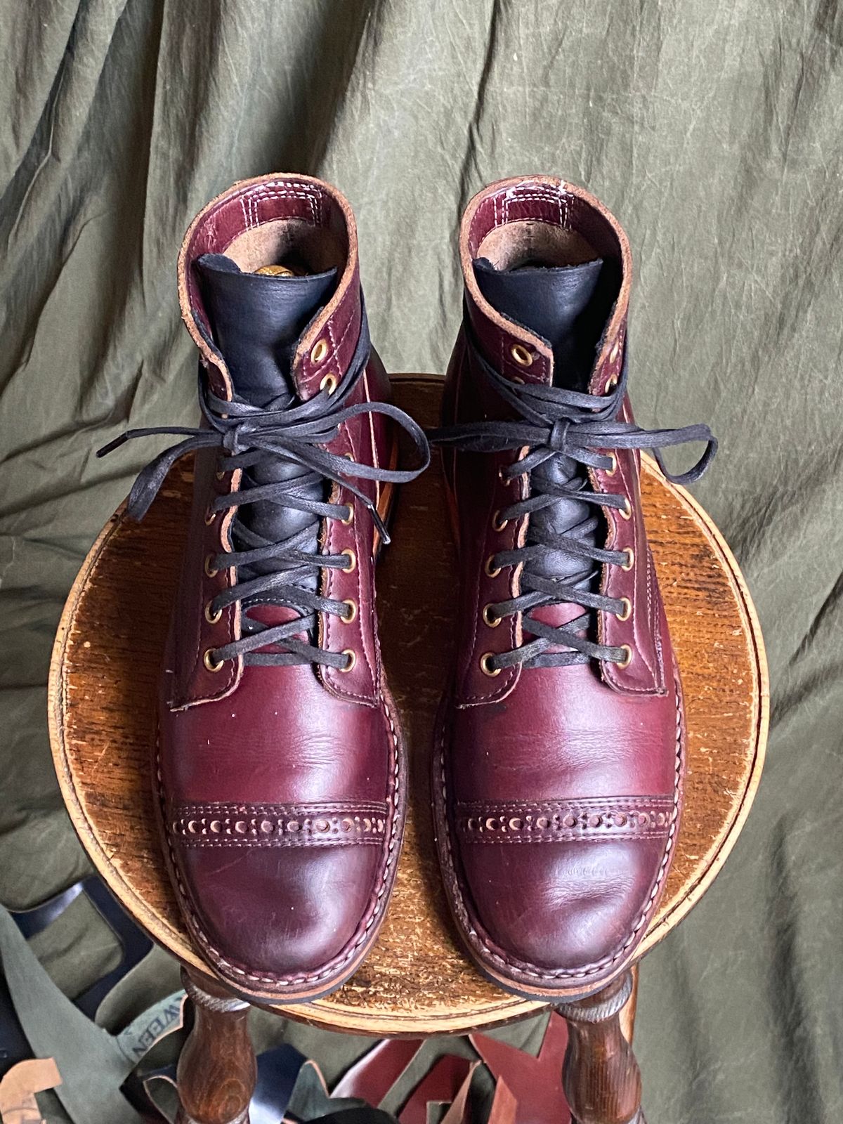 Photo by emilyfurr on February 5, 2023 of the White's MP-M1TC in Horween Color 8 Chromexcel.