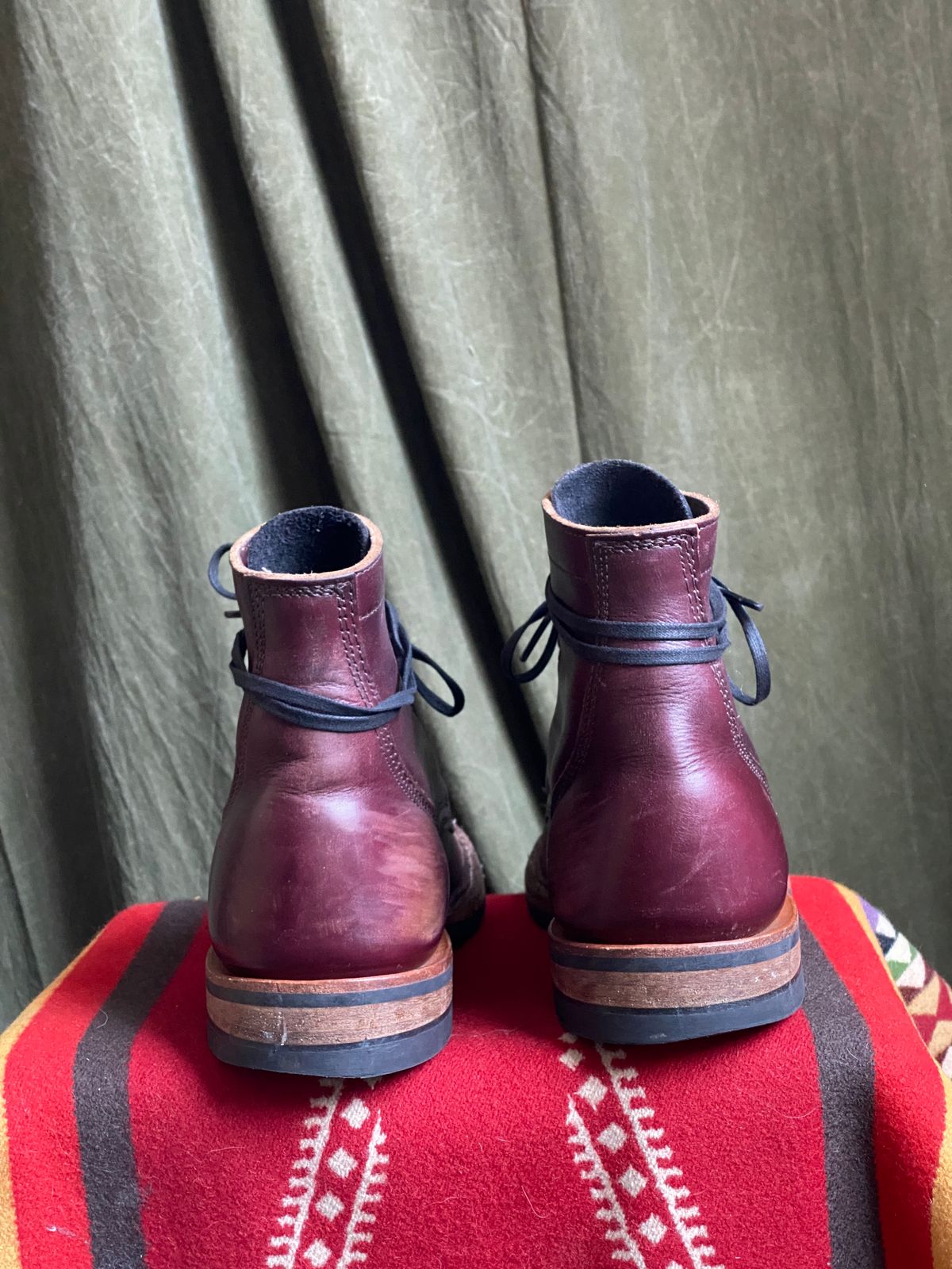 Photo by emilyfurr on March 5, 2023 of the White's MP-M1TC in Horween Color 8 Chromexcel.