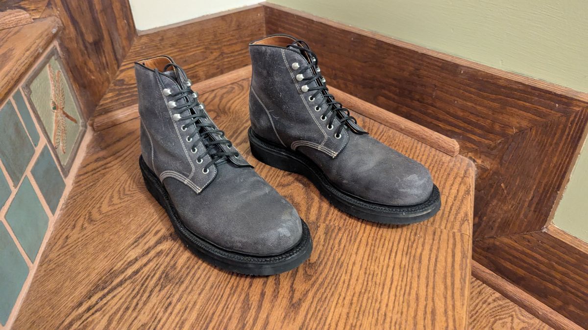 Photo by Eazyianish on December 7, 2025 of the Grant Stone Baroda in Frost Waxy Commander.