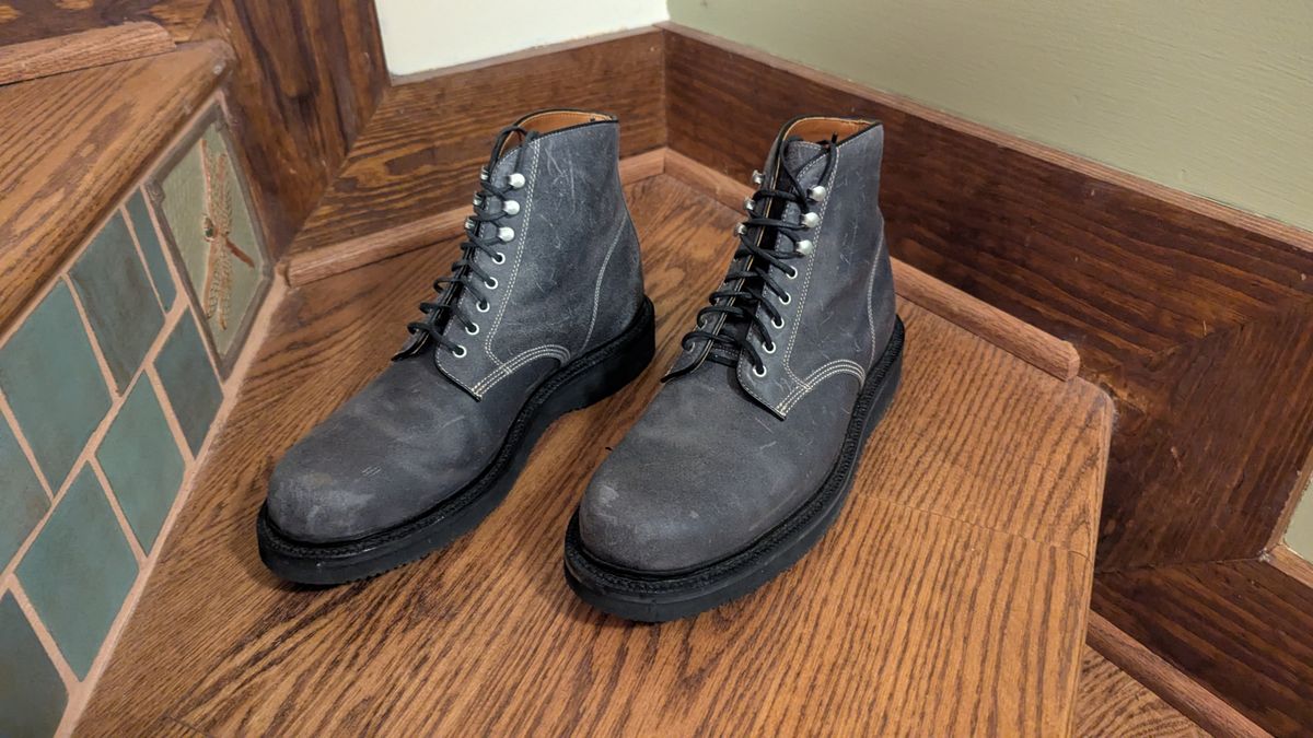 Photo by Eazyianish on December 7, 2025 of the Grant Stone Baroda in Frost Waxy Commander.