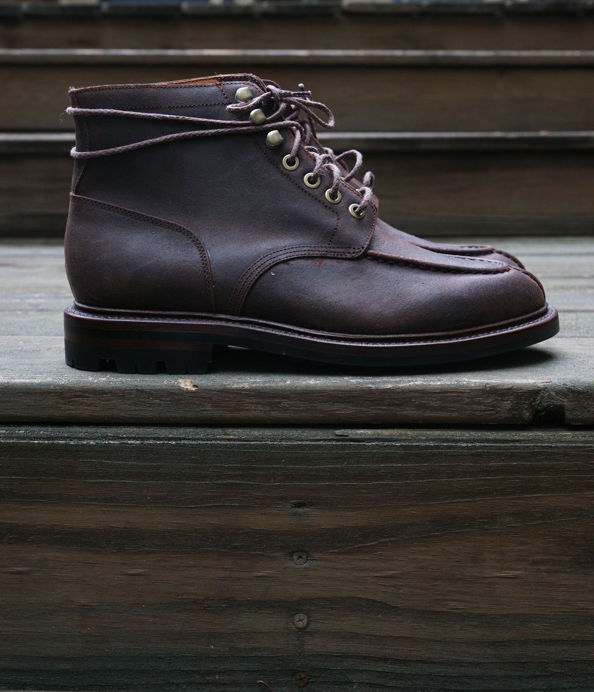 Photo by Eazyianish on October 2, 2022 of the Grant Stone Ottawa Boot in C.F. Stead Tobacco Waxy Commander Suede.