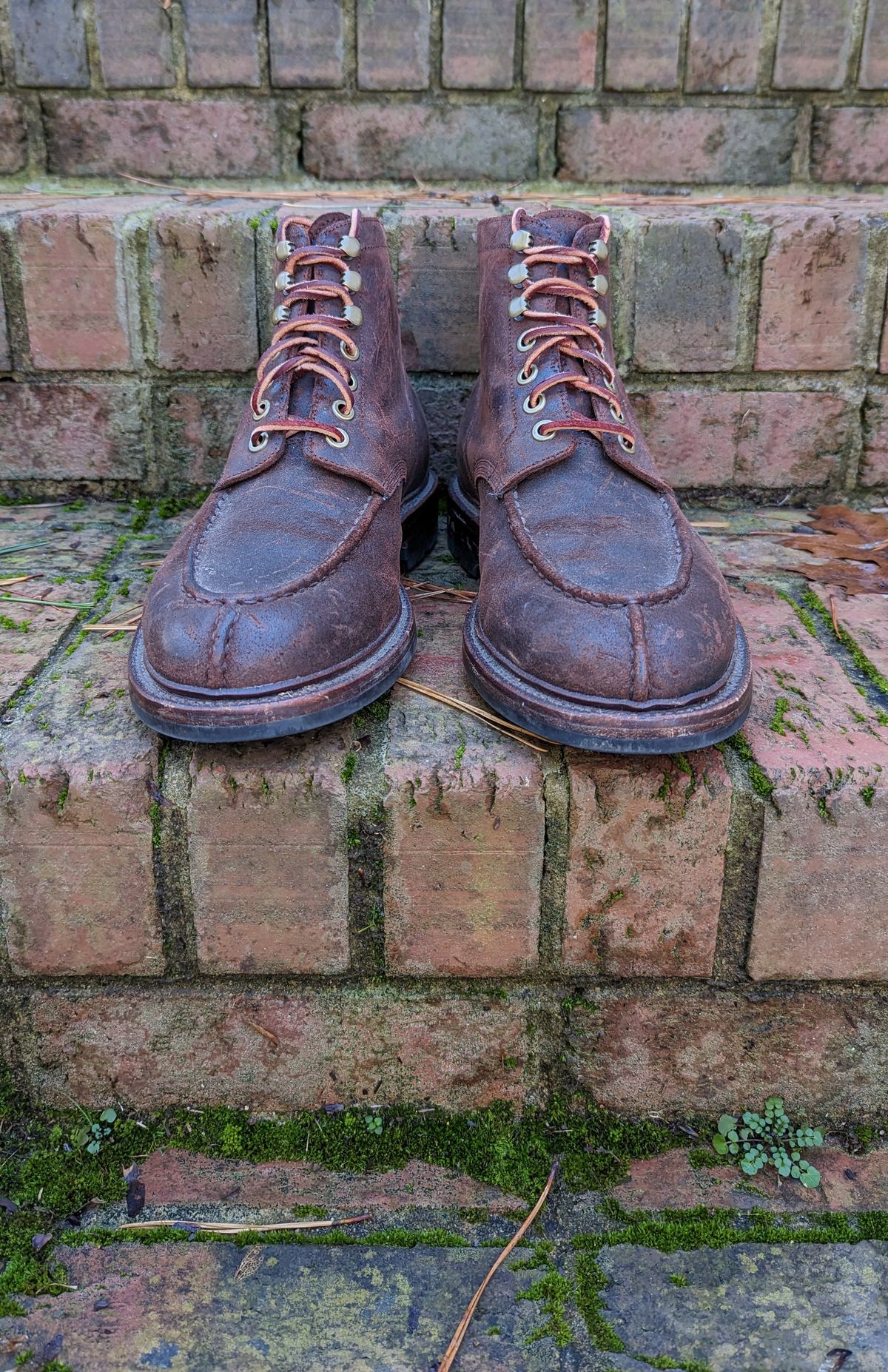 Photo by Eazyianish on January 5, 2023 of the Grant Stone Ottawa Boot in C.F. Stead Tobacco Waxy Commander Suede.