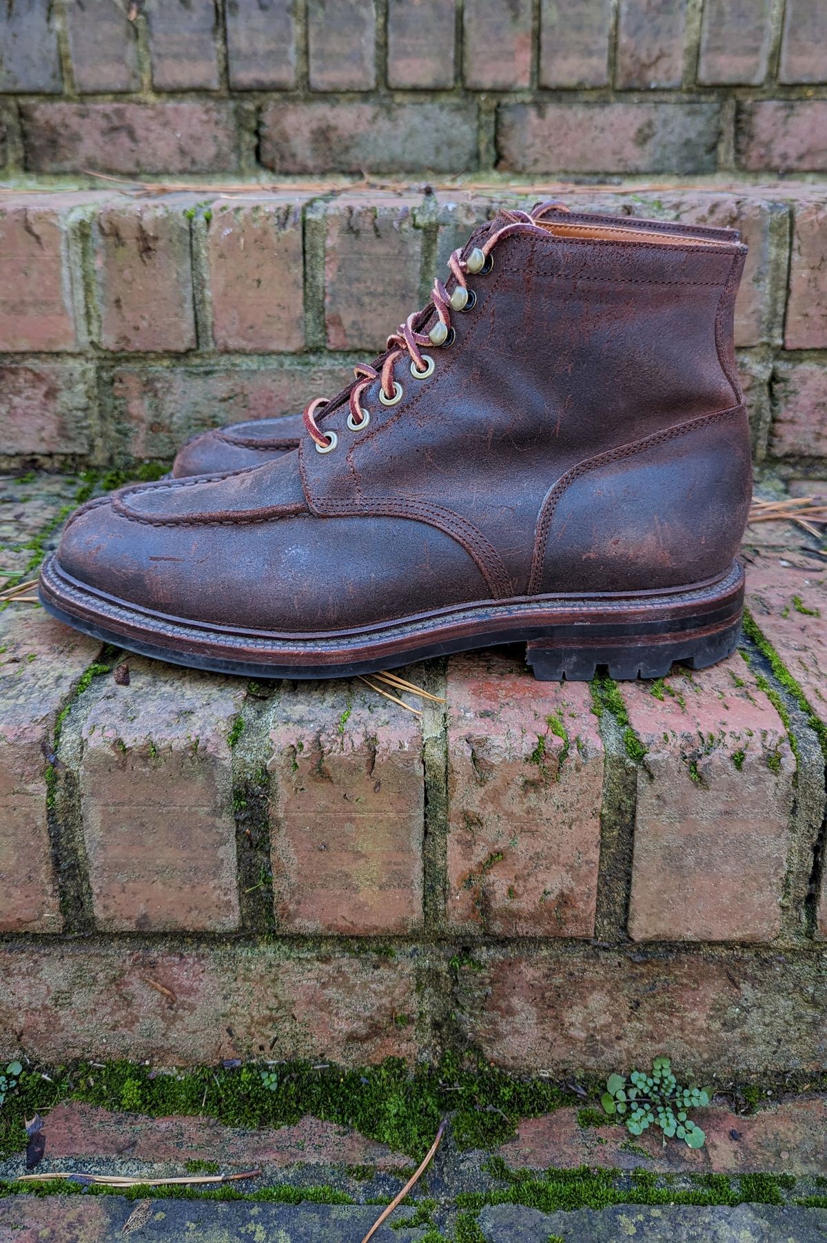 Photo by Eazyianish on January 5, 2023 of the Grant Stone Ottawa Boot in C.F. Stead Tobacco Waxy Commander Suede.