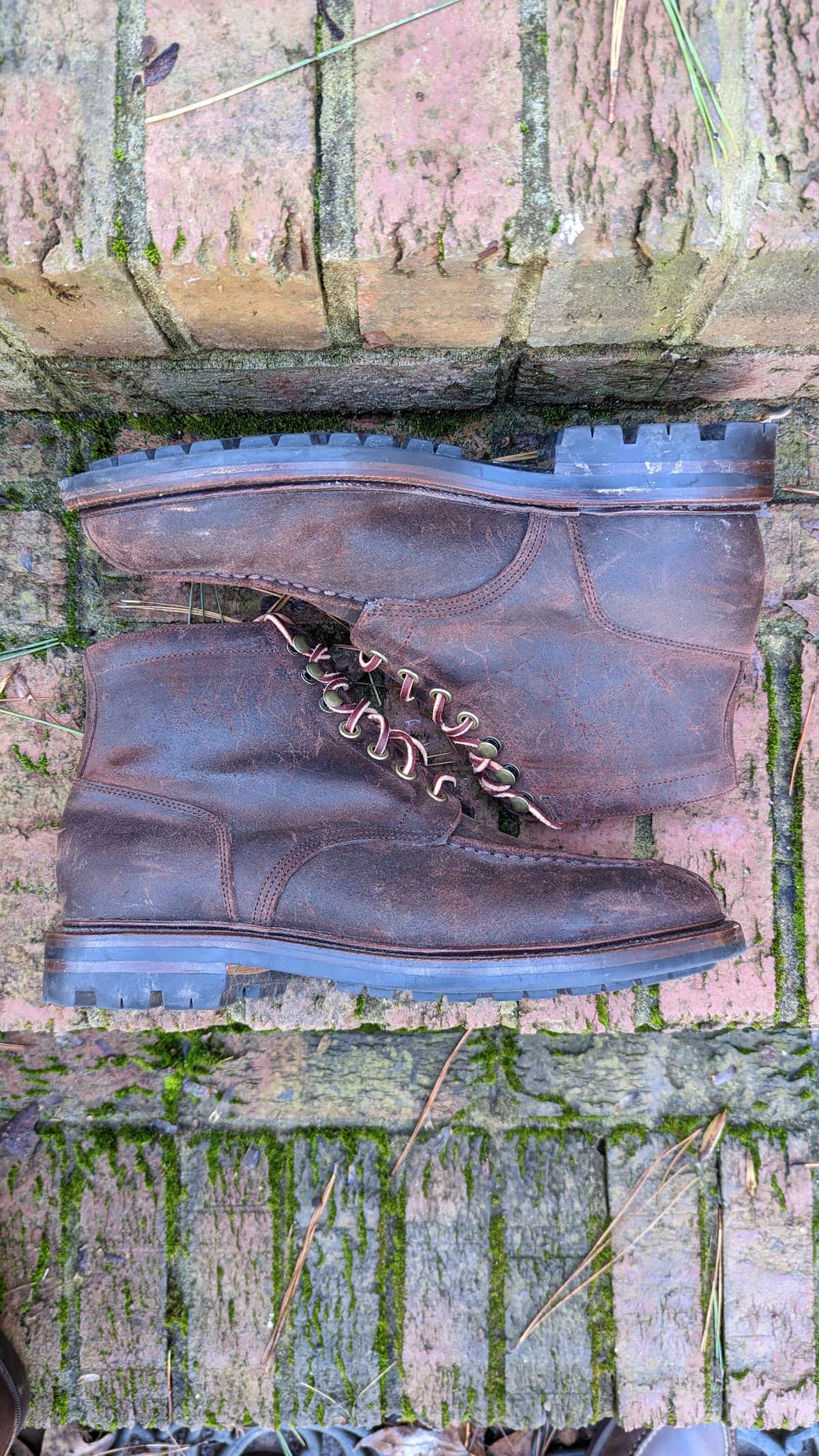 Photo by Eazyianish on January 5, 2023 of the Grant Stone Ottawa Boot in C.F. Stead Tobacco Waxy Commander Suede.