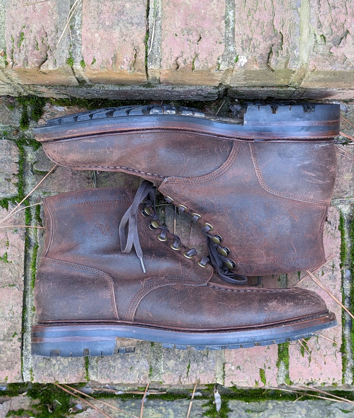 Photo by Eazyianish on February 3, 2023 of the Grant Stone Ottawa Boot in C.F. Stead Tobacco Waxy Commander Suede.