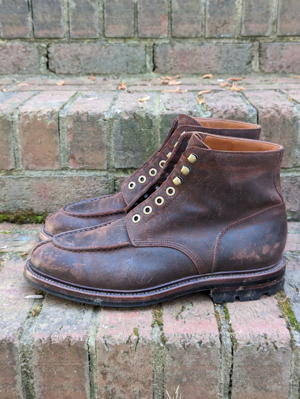 Photo by Eazyianish on April 4, 2023 of the Grant Stone Ottawa Boot in C.F. Stead Tobacco Waxy Commander Suede.