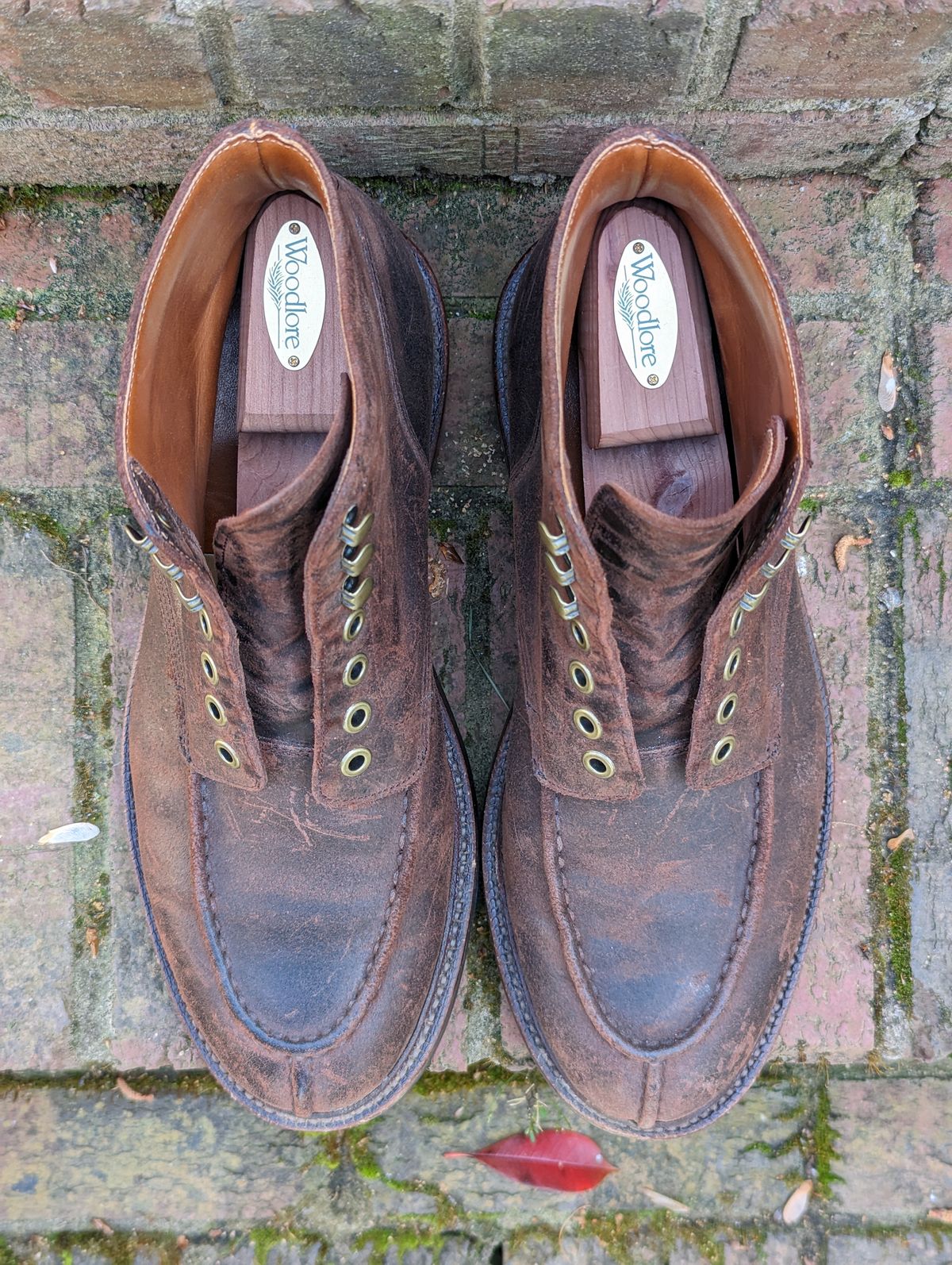 Photo by Eazyianish on April 4, 2023 of the Grant Stone Ottawa Boot in C.F. Stead Tobacco Waxy Commander Suede.