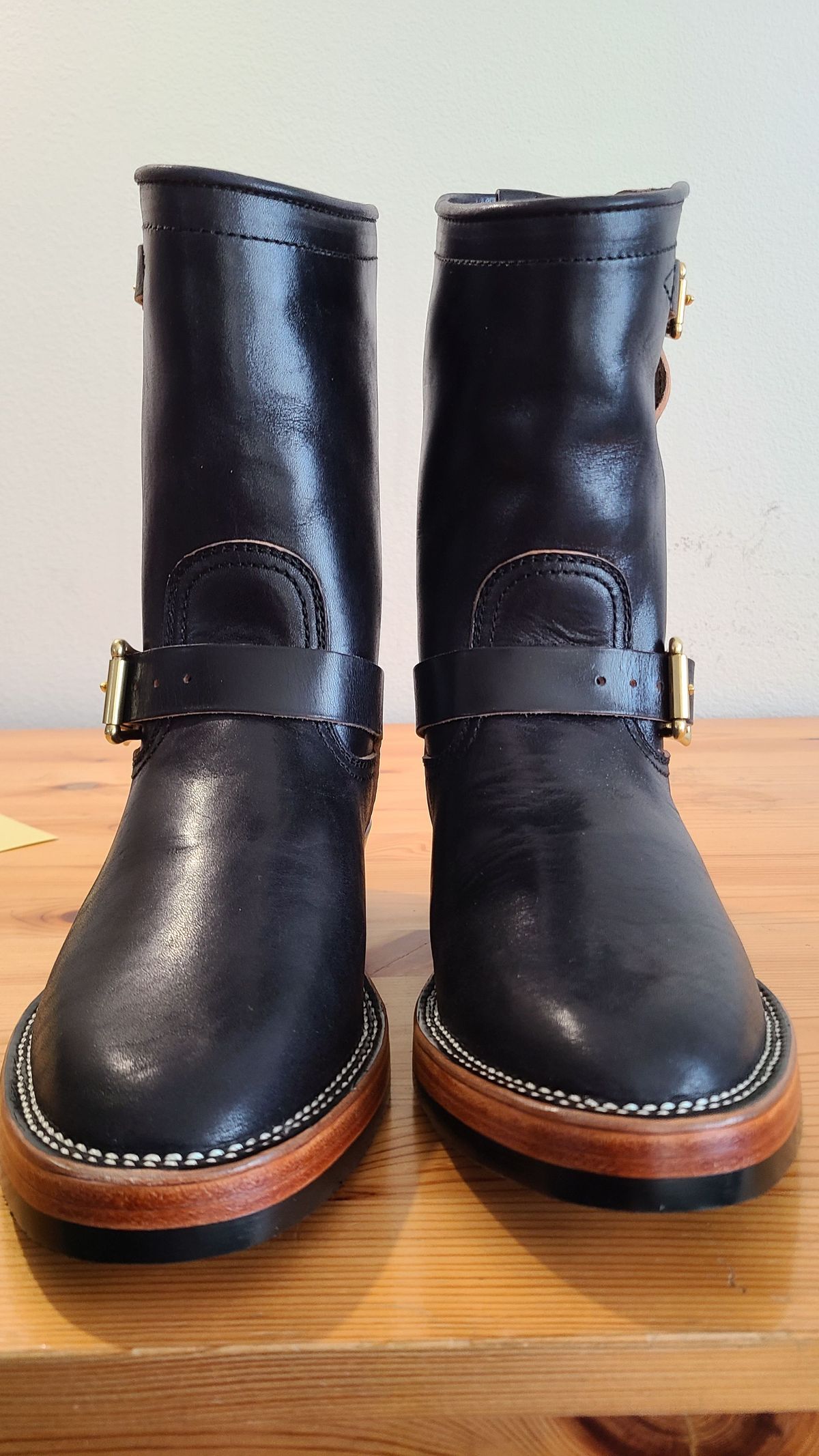 Photo by 2313499 on October 1, 2021 of the Benzein The Keeper Engineer Boot in Maryam Black Horsebutt.
