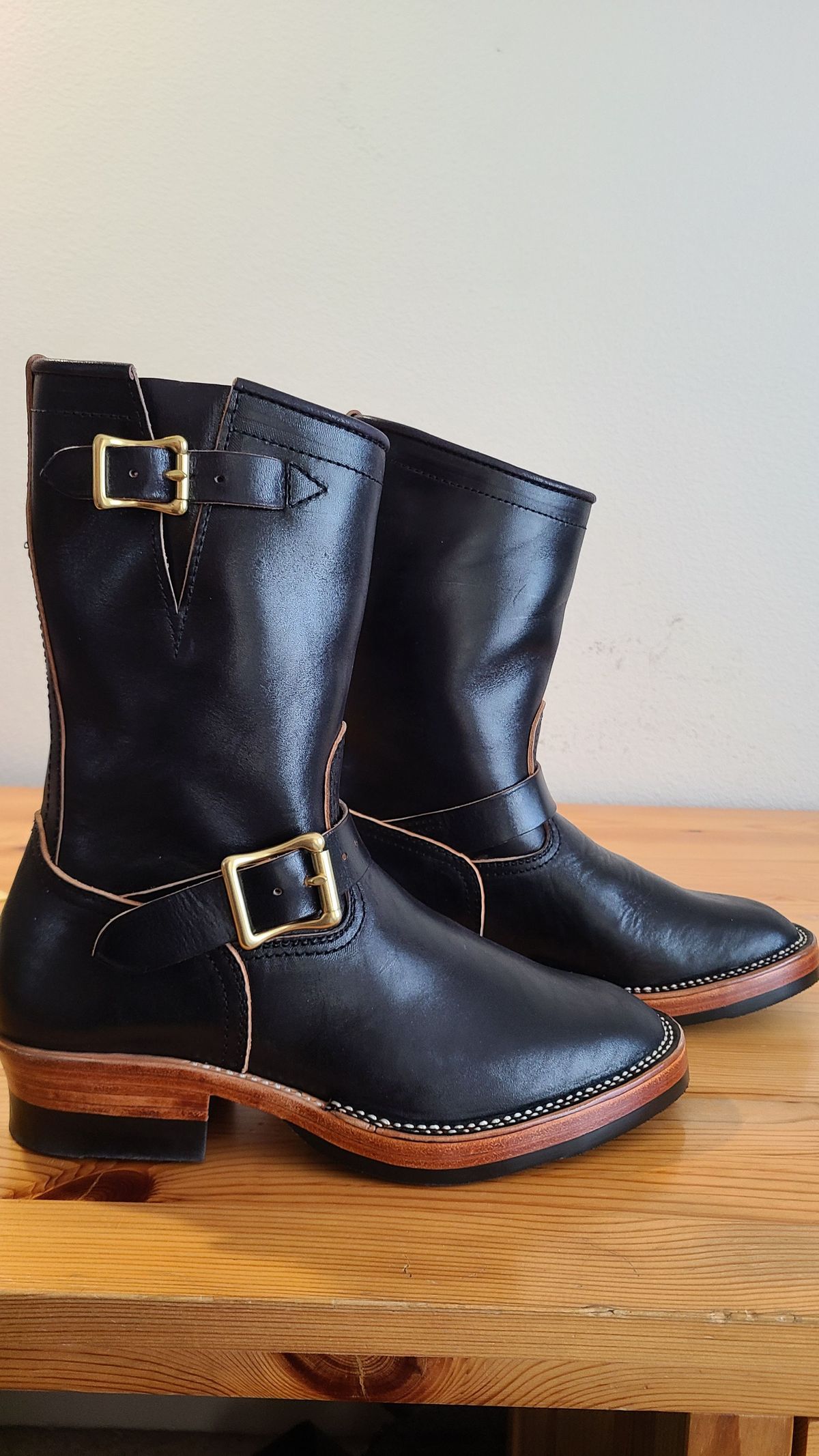 Photo by 2313499 on October 1, 2021 of the Benzein The Keeper Engineer Boot in Maryam Black Horsebutt.