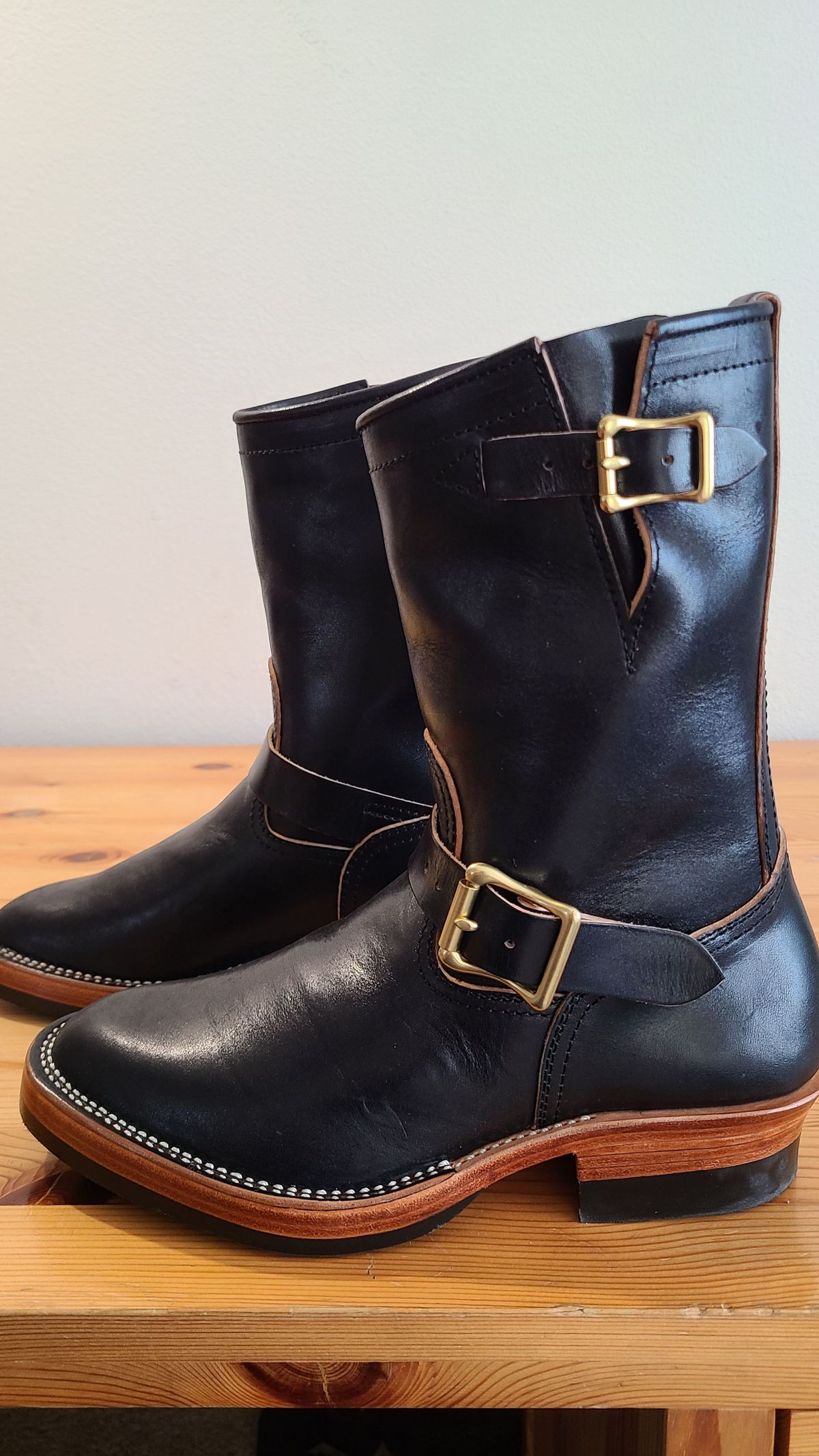 Photo by 2313499 on October 1, 2021 of the Benzein The Keeper Engineer Boot in Maryam Black Horsebutt.