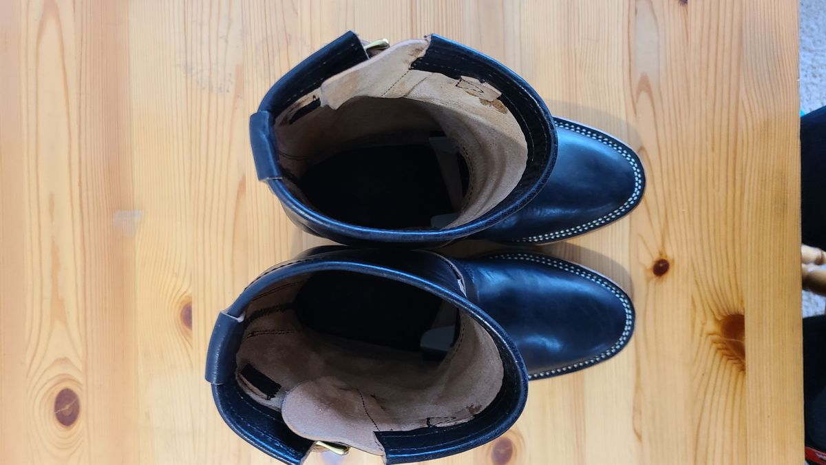 Photo by 2313499 on October 1, 2021 of the Benzein The Keeper Engineer Boot in Maryam Black Horsebutt.