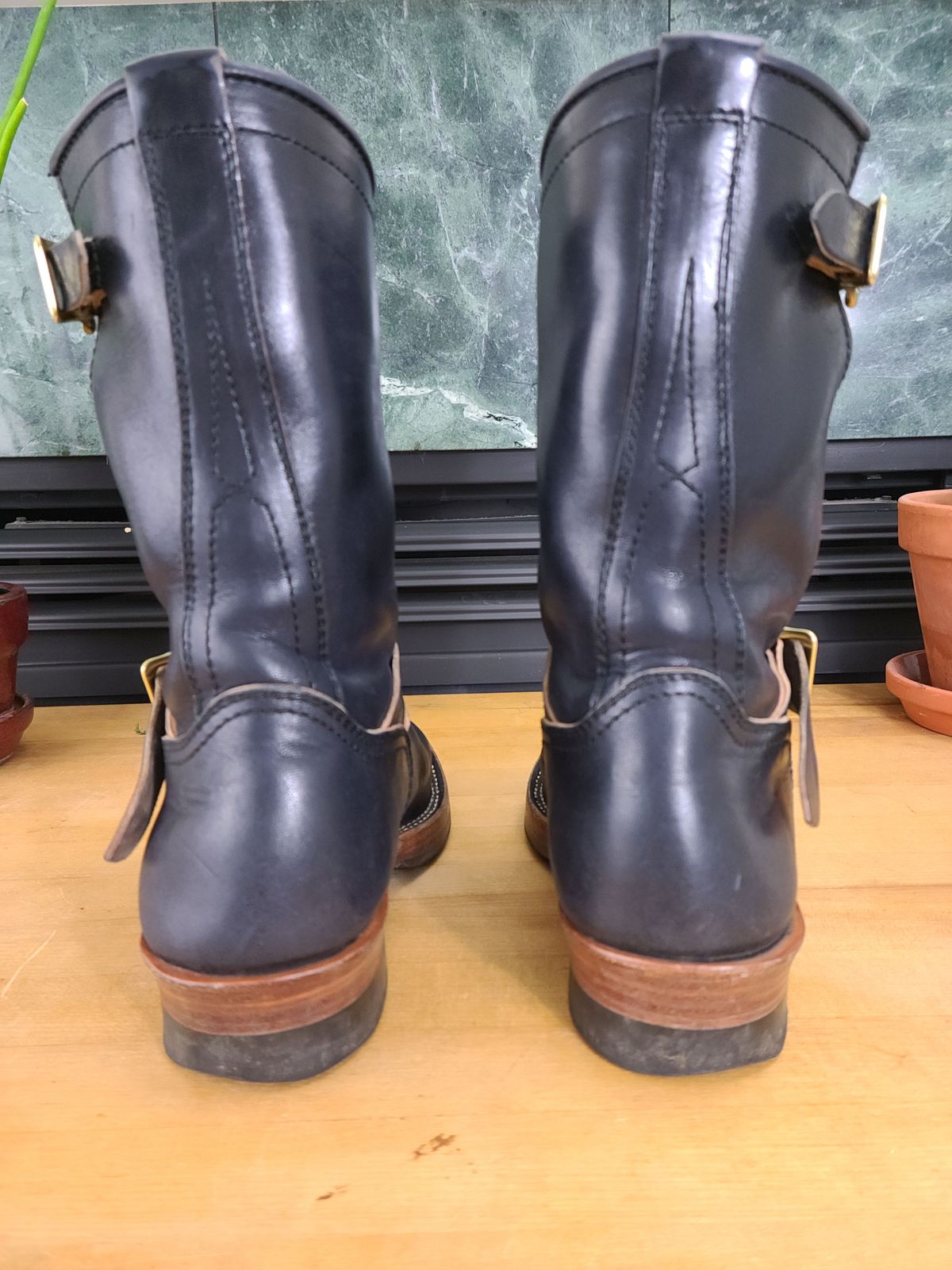 Photo by 2313499 on December 4, 2021 of the Benzein The Keeper Engineer Boot in Maryam Black Horsebutt.