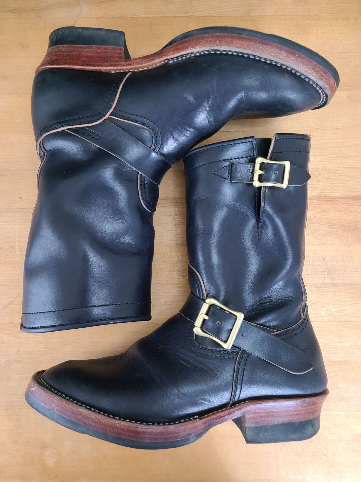 Photo by 2313499 on December 4, 2021 of the Benzein The Keeper Engineer Boot in Maryam Black Horsebutt.