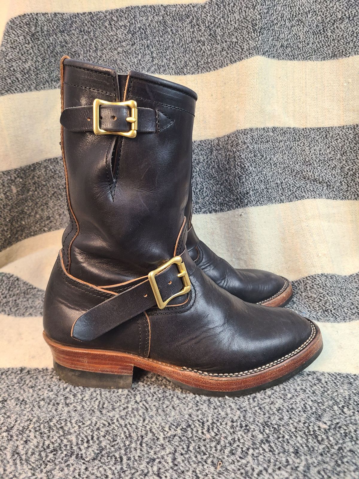 Photo by 2313499 on February 3, 2022 of the Benzein The Keeper Engineer Boot in Maryam Black Horsebutt.