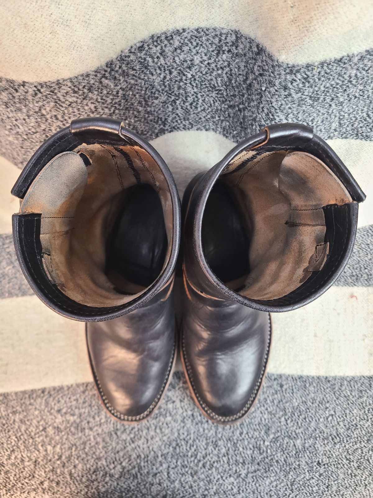 Photo by 2313499 on February 3, 2022 of the Benzein The Keeper Engineer Boot in Maryam Black Horsebutt.