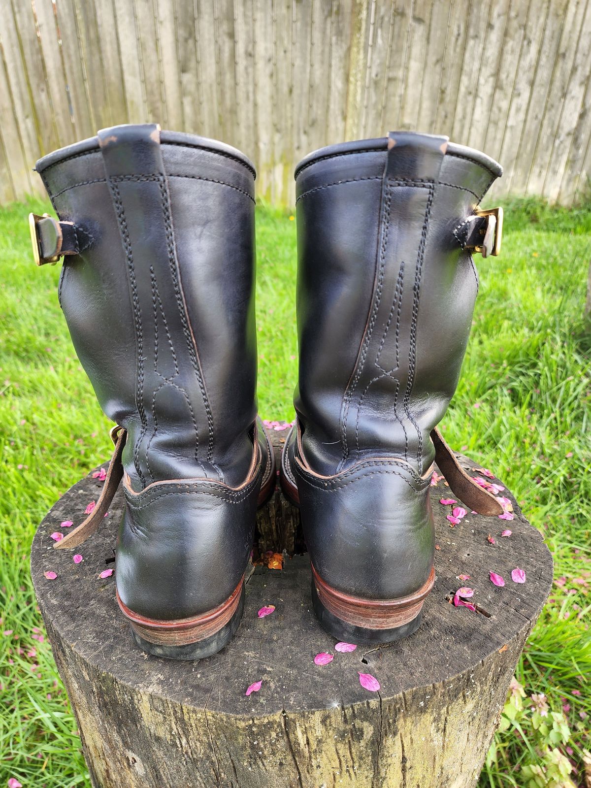 Photo by 2313499 on May 4, 2022 of the Benzein The Keeper Engineer Boot in Maryam Black Horsebutt.