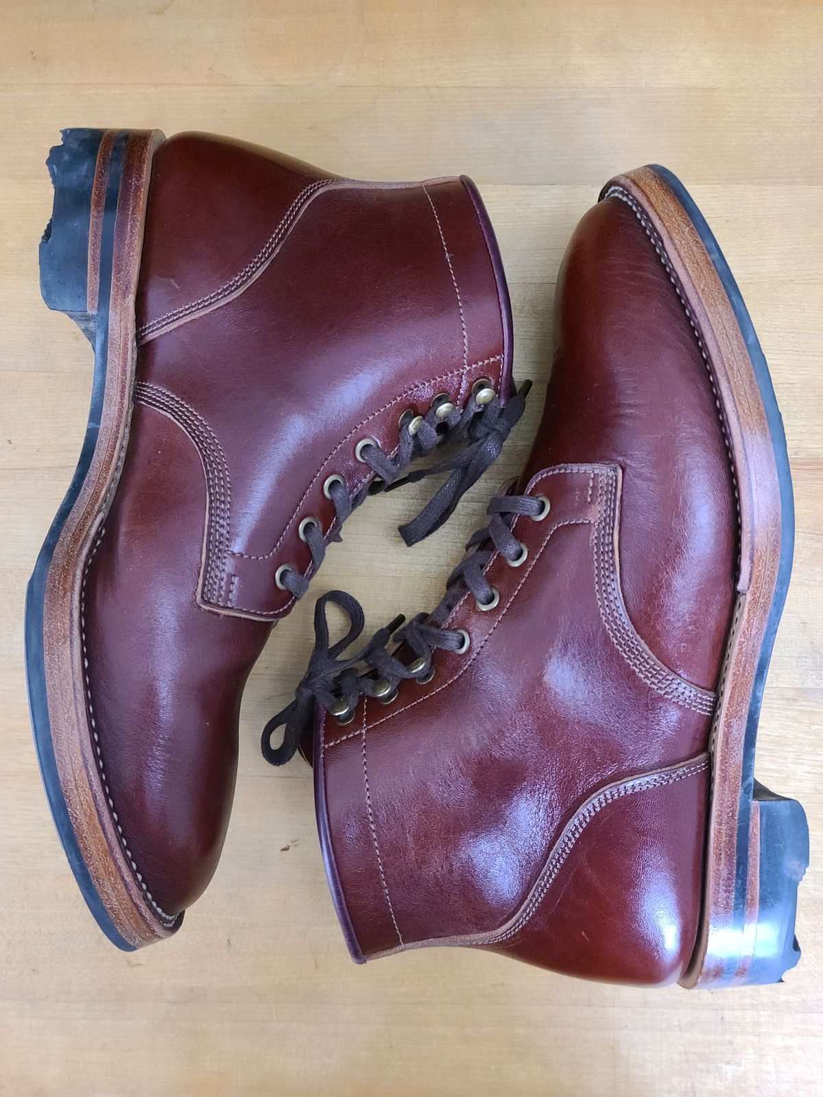 Photo by 2313499 on December 4, 2021 of the Midas Service Boot in Shinki Burgundy Oiled Horsebutt.