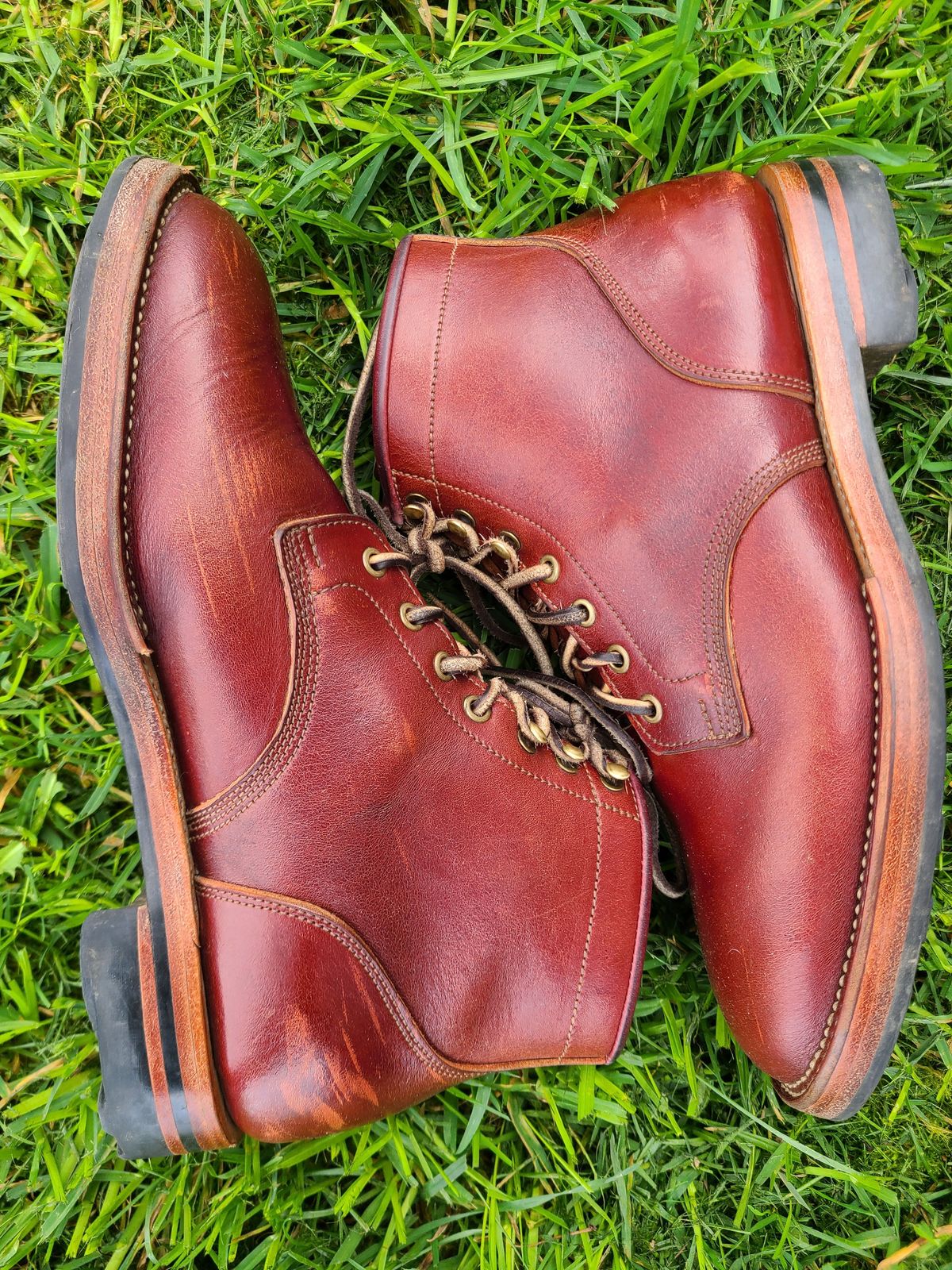 Photo by 2313499 on April 3, 2022 of the Midas Service Boot in Shinki Burgundy Oiled Horsebutt.