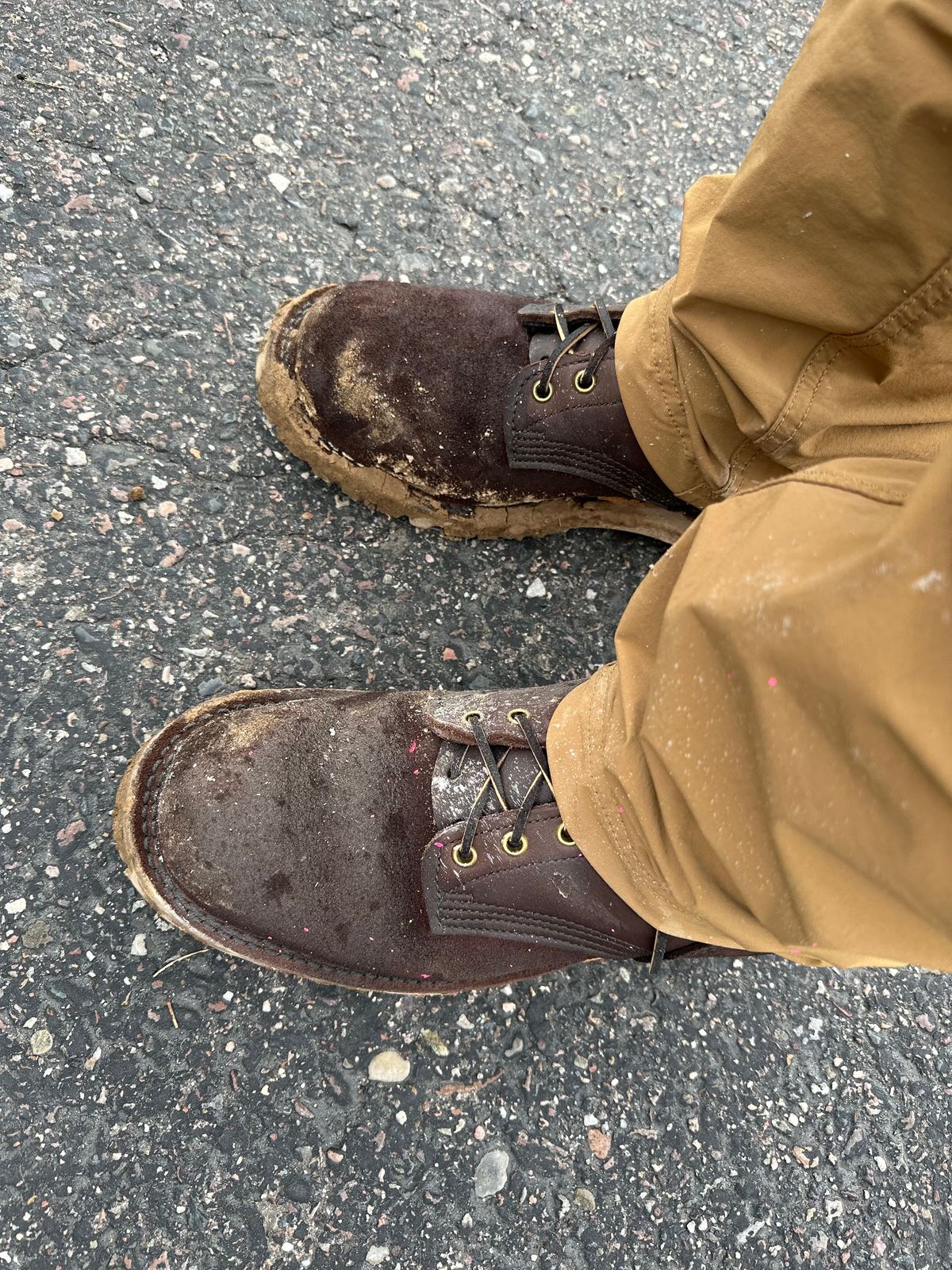 Photo by Malaiser on March 2, 2023 of the JK Boots O.T. in Seidel Brown Oil Tan Roughout.