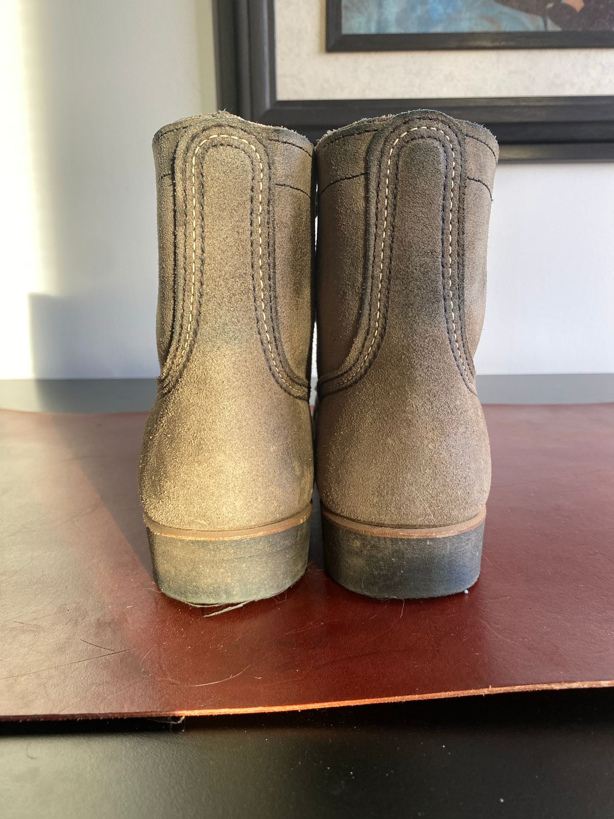 Photo by miguel__dominic on November 4, 2022 of the Red Wing Iron Ranger in S.B. Foot Slate Muleskinner.