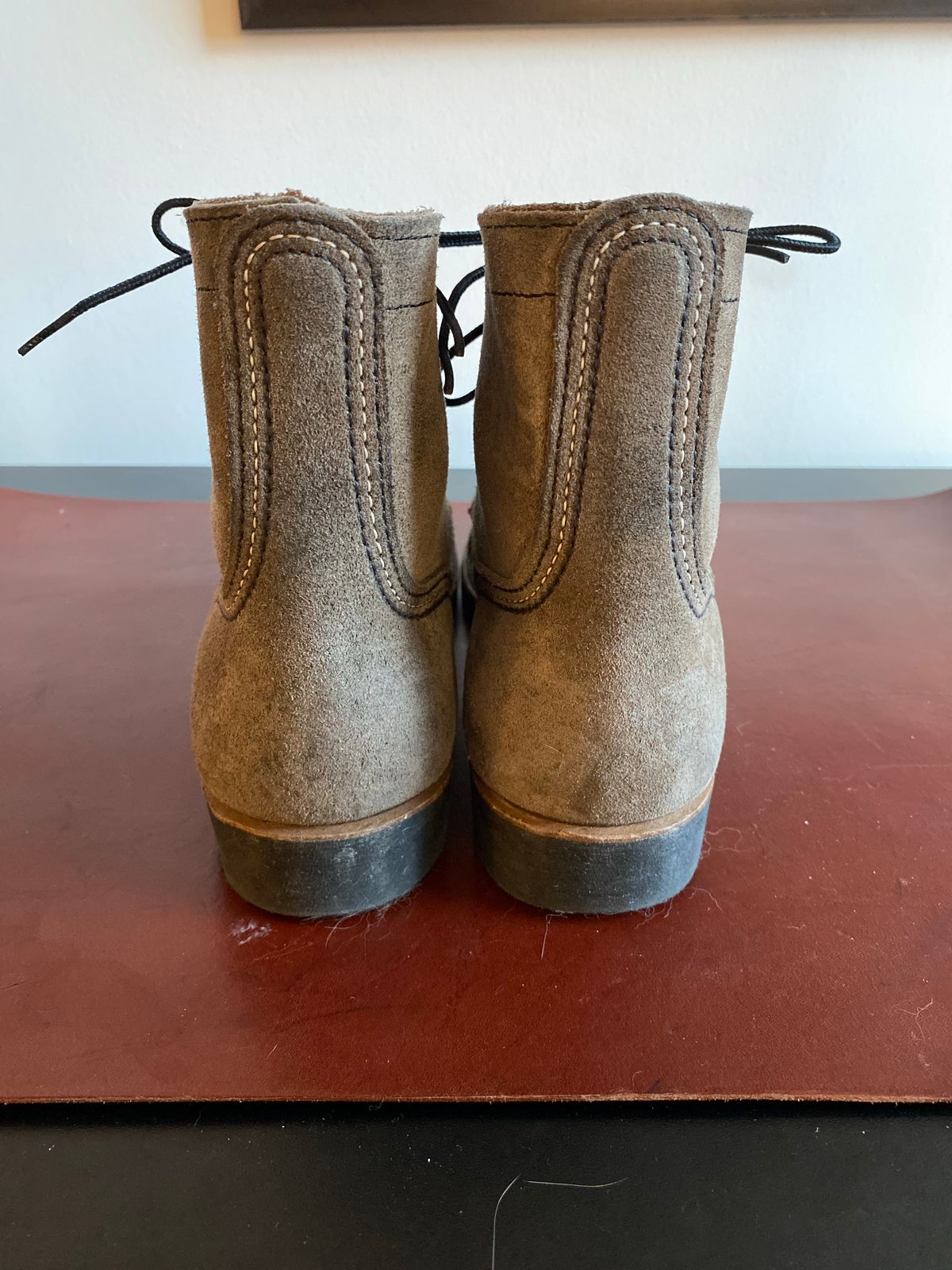 Photo by miguel__dominic on December 1, 2022 of the Red Wing Iron Ranger in S.B. Foot Slate Muleskinner.
