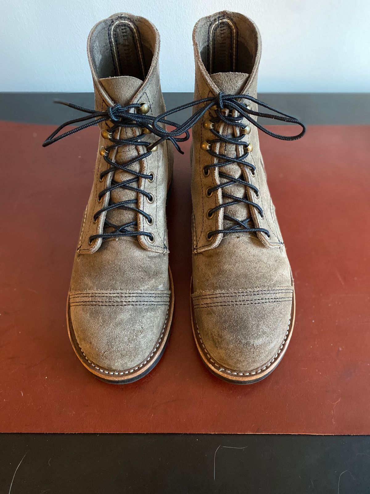 Photo by miguel__dominic on December 1, 2022 of the Red Wing Iron Ranger in S.B. Foot Slate Muleskinner.