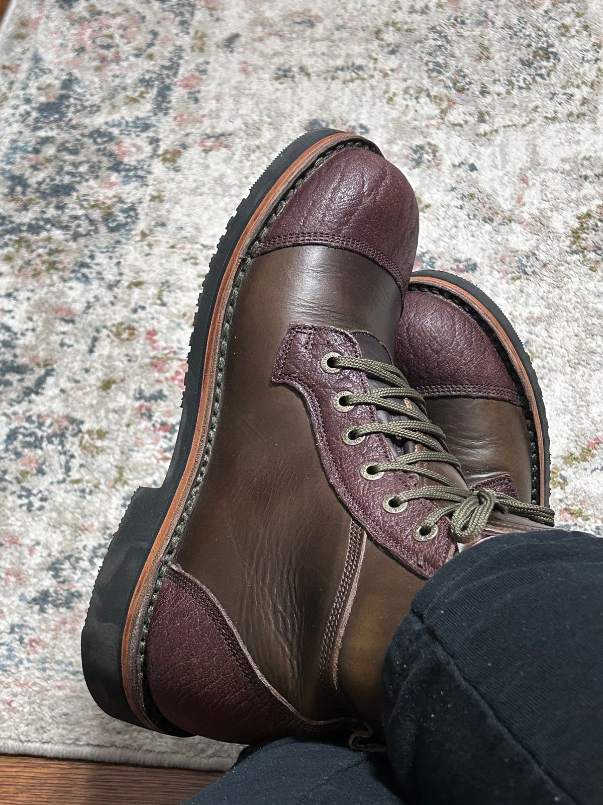 Photo by rattler360 on November 2, 2025 of the Jim Green Numzaan in Cusom One Off Cape Buffalo/ Olive brown Horween.