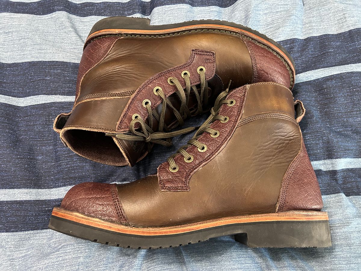 Photo by rattler360 on November 2, 2025 of the Jim Green Numzaan in Cusom One Off Cape Buffalo/ Olive brown Horween.