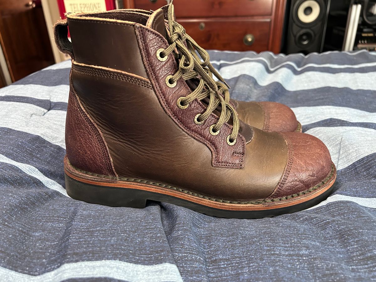 Photo by rattler360 on November 2, 2025 of the Jim Green Numzaan in Cusom One Off Cape Buffalo/ Olive brown Horween.