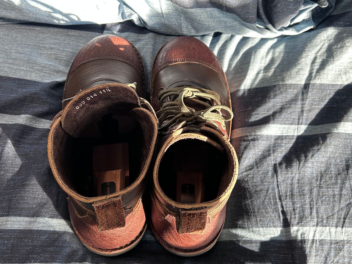 Photo by rattler360 on December 1, 2025 of the Jim Green Numzaan in Cusom One Off Cape Buffalo/ Olive brown Horween.