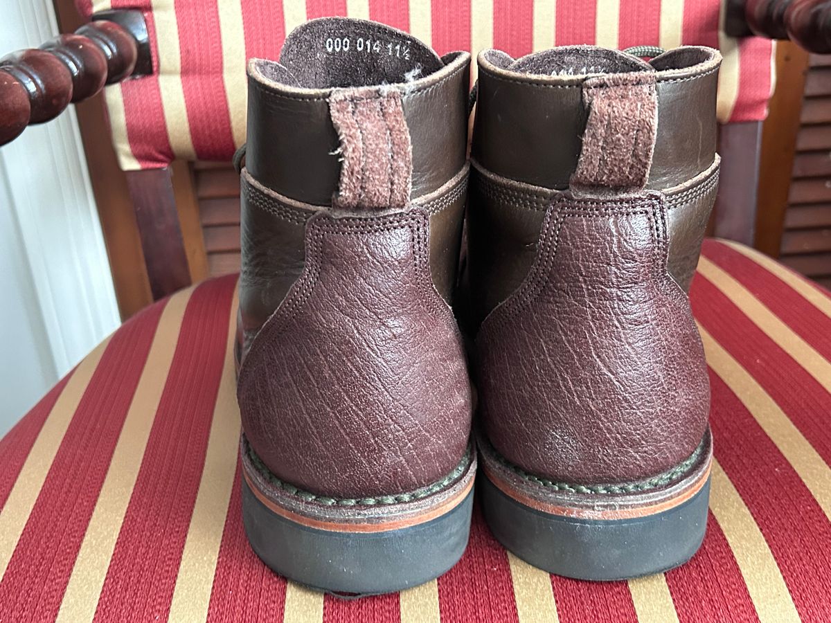 Photo by rattler360 on December 22, 2025 of the Jim Green Numzaan in Cusom One Off Cape Buffalo/ Olive brown Horween.