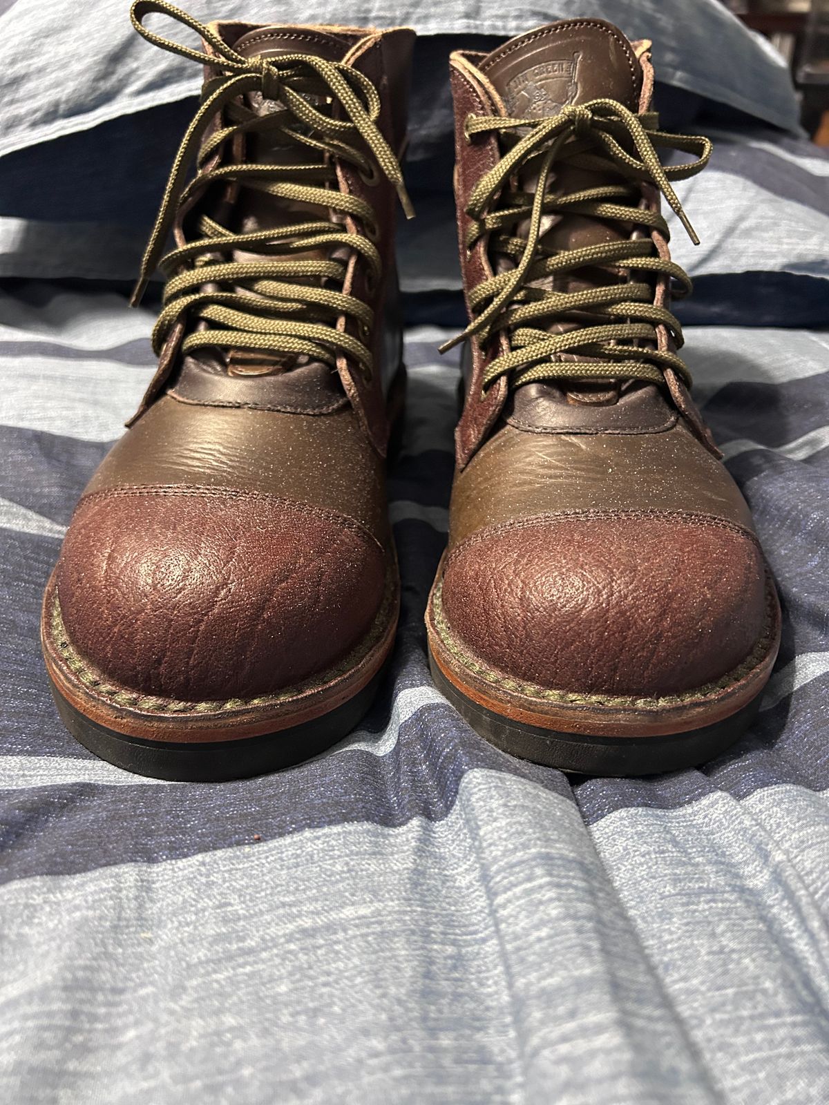 Photo by rattler360 on February 3, 2026 of the Jim Green Numzaan in Cusom One Off Cape Buffalo/ Olive brown Horween.