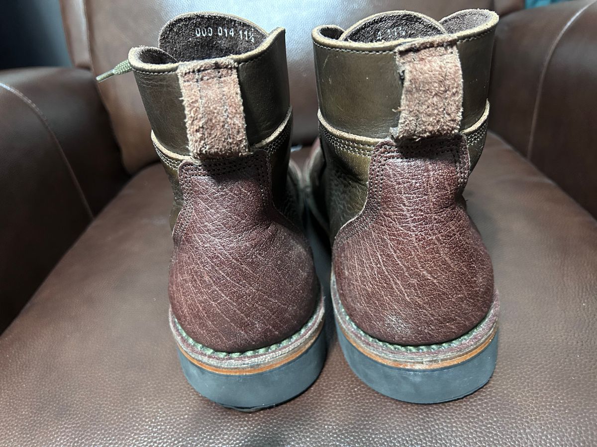 Photo by rattler360 on April 3, 2026 of the Jim Green Numzaan in Cusom One Off Cape Buffalo/ Olive brown Horween.