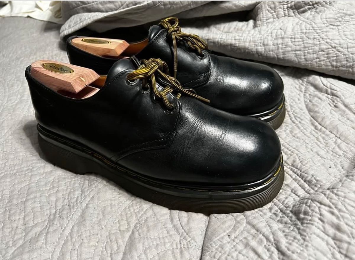 Photo by rattler360 on September 18, 2023 of the Dr. Martens 1460 Vintage Made In England in Vintage  Dr. Marten.