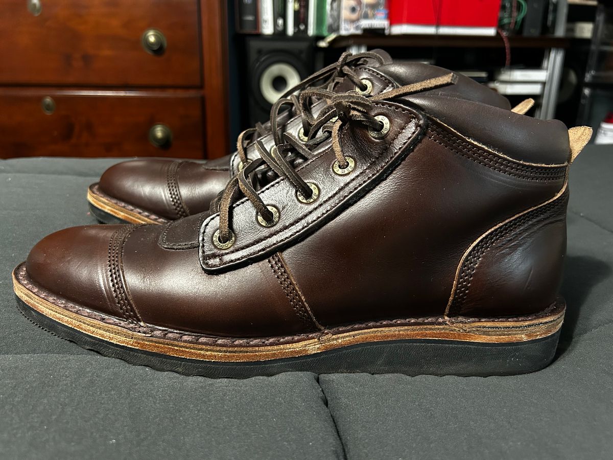 Photo by rattler360 on January 1, 2024 of the Jim Green African Ranger in Horween Burgundy Chromexcel.