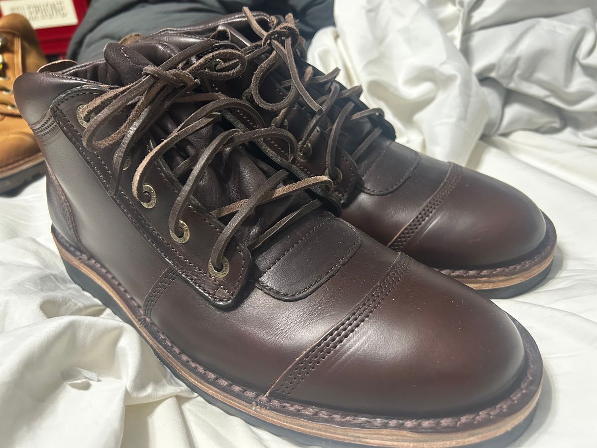 Photo by rattler360 on February 2, 2024 of the Jim Green African Ranger in Horween Burgundy Chromexcel.