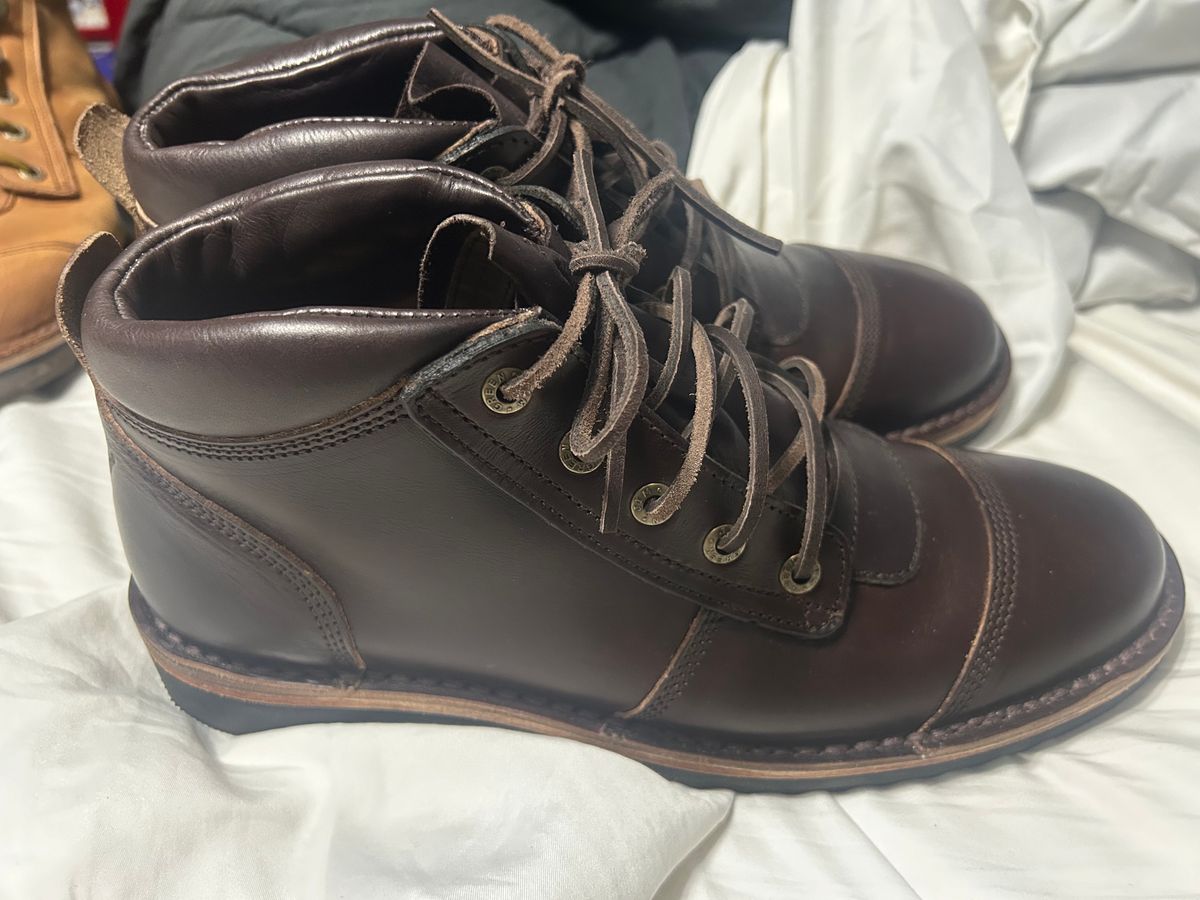 Photo by rattler360 on February 2, 2024 of the Jim Green African Ranger in Horween Burgundy Chromexcel.